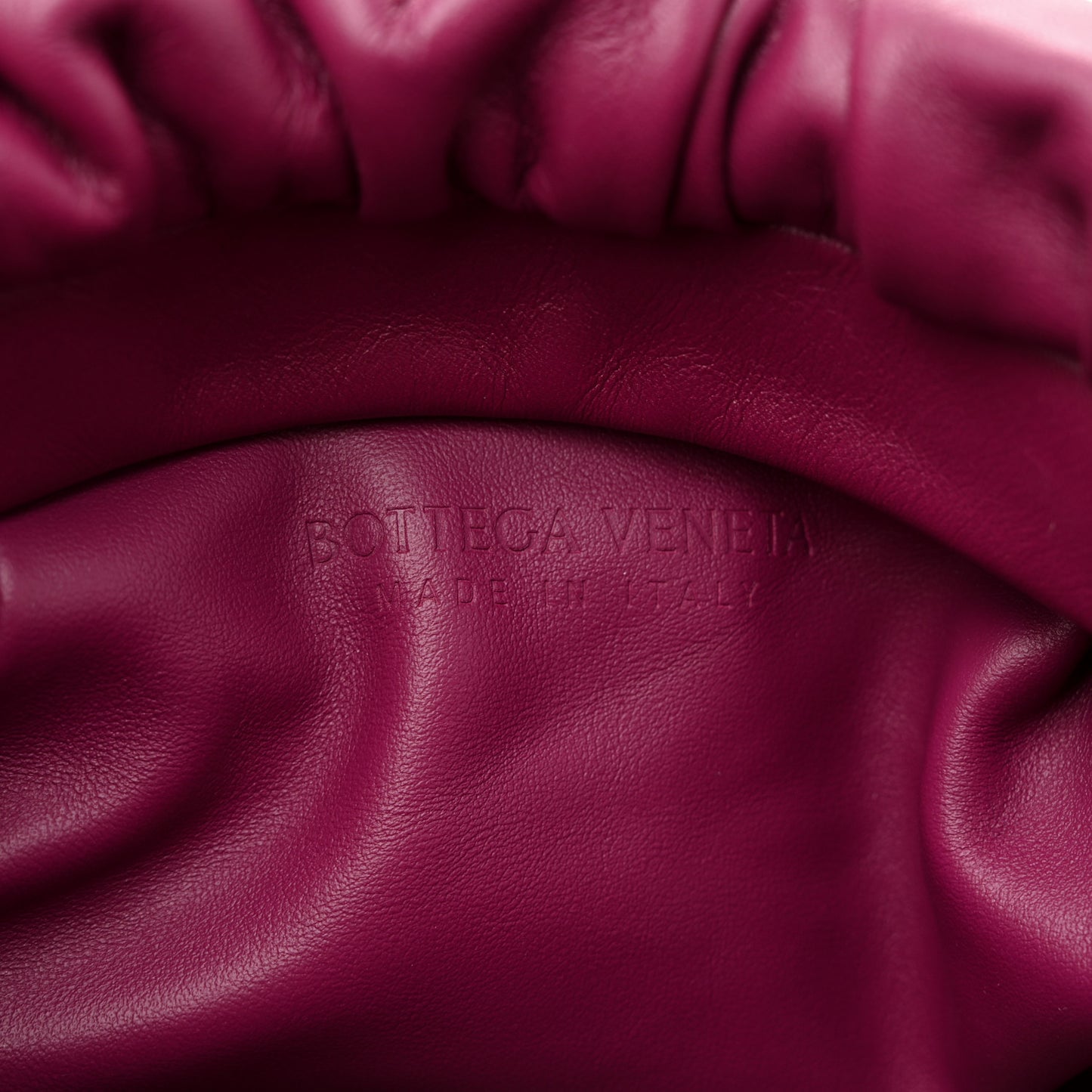 Calfskin The Pouch Chain Cinnabar