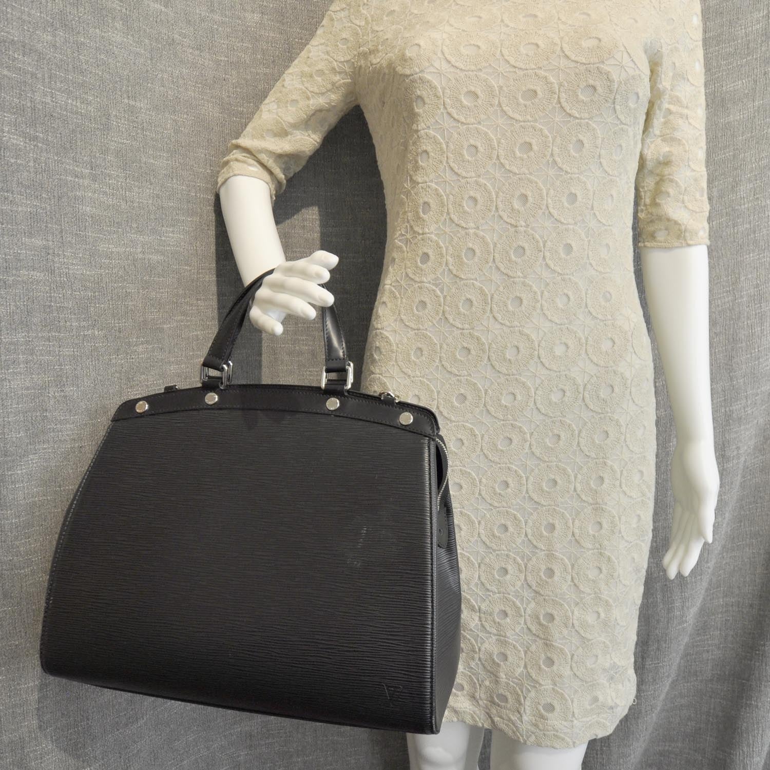 Louis Vuitton Epi Brea GM Black 3 of 9