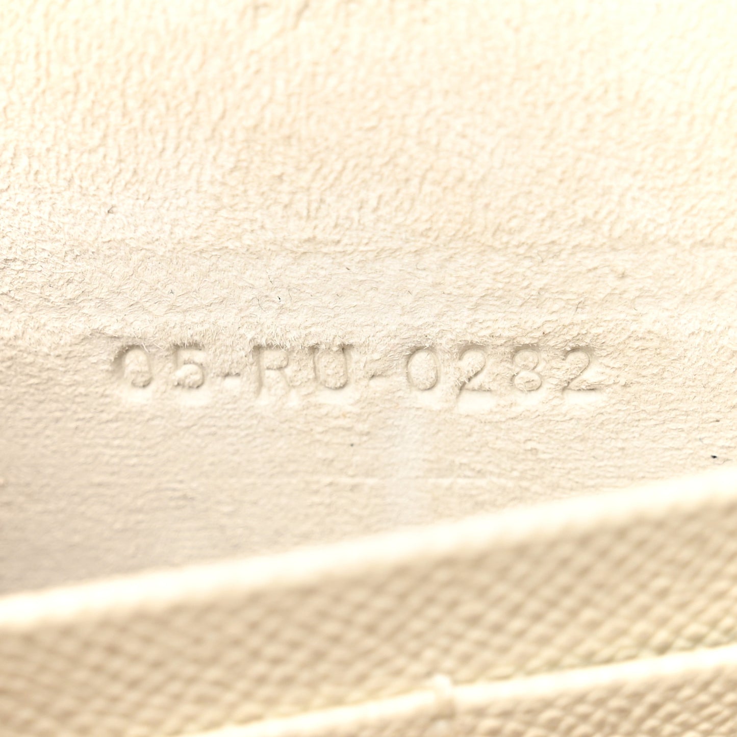 Grained Calfskin Saddle Chain Pouch Off White