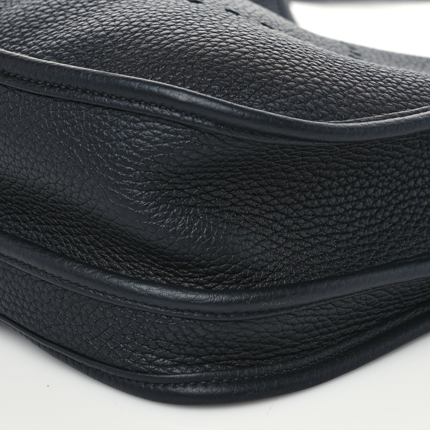 Taurillon Clemence Evelyne III PM Black