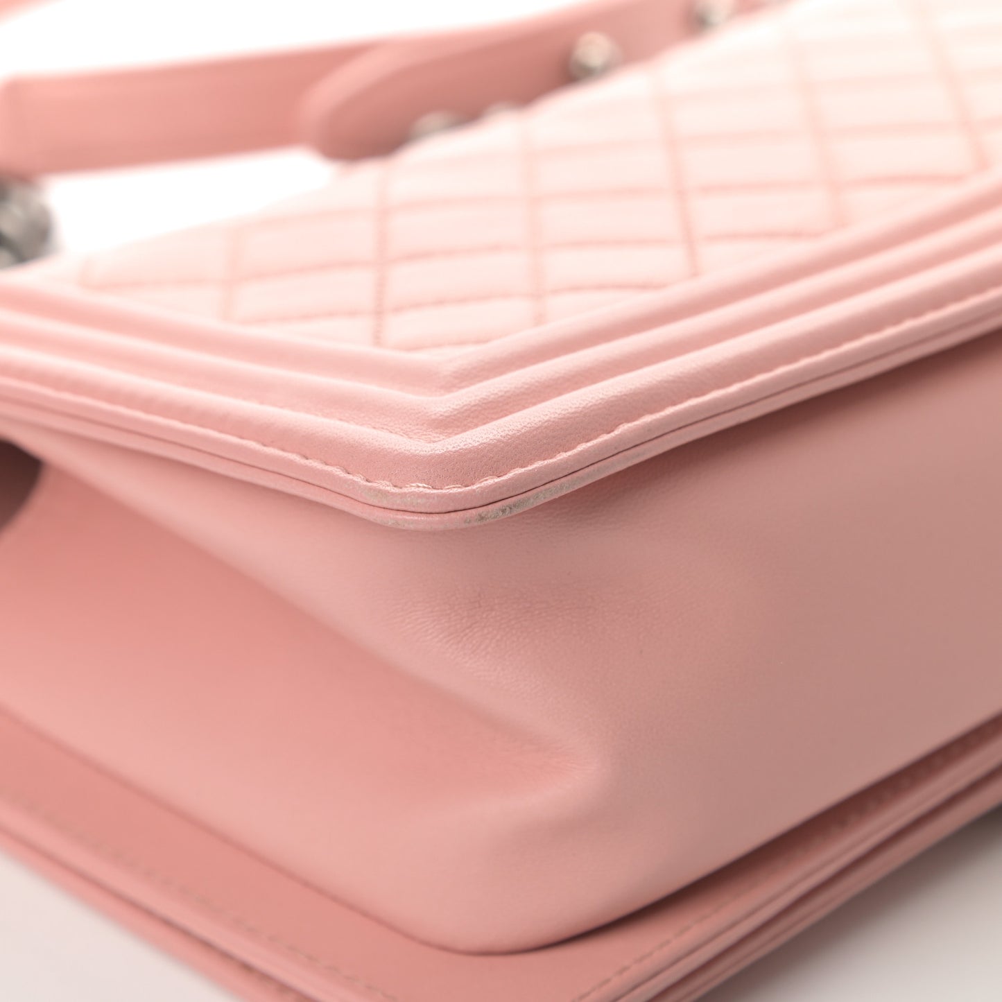 Lambskin Quilted Medium Boy Flap Light Pink