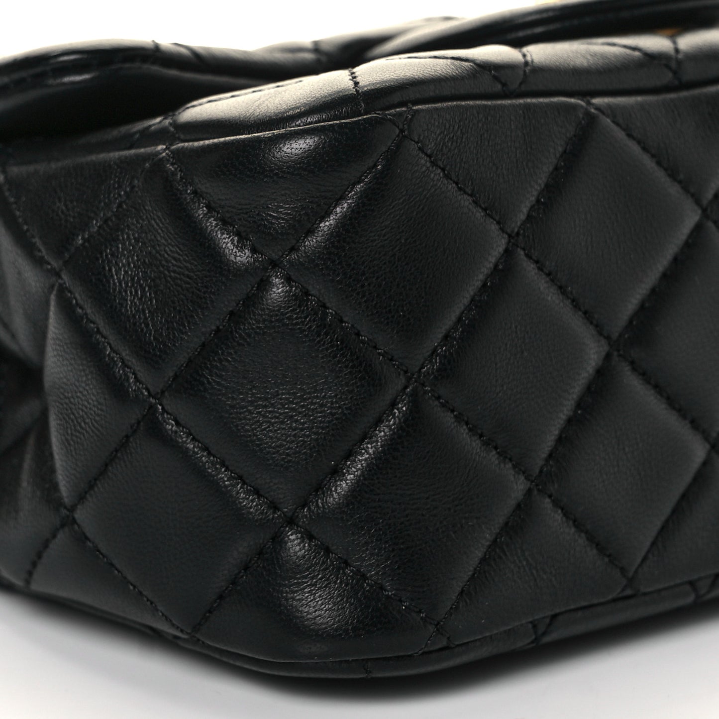 Lambskin Quilted Mini Pearl Crush Flap Black