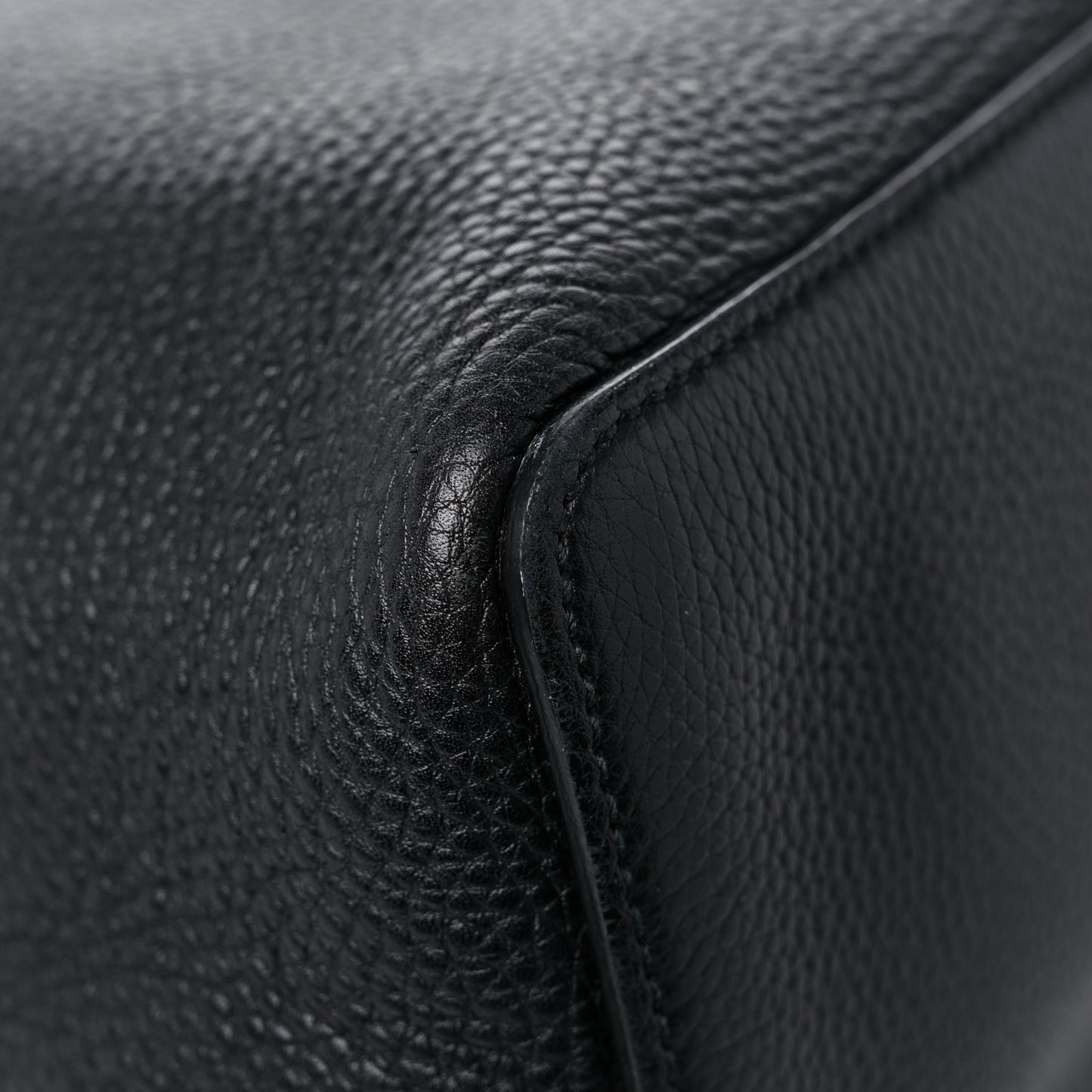 Pebbled Calfskin Large Soho Hobo Black
