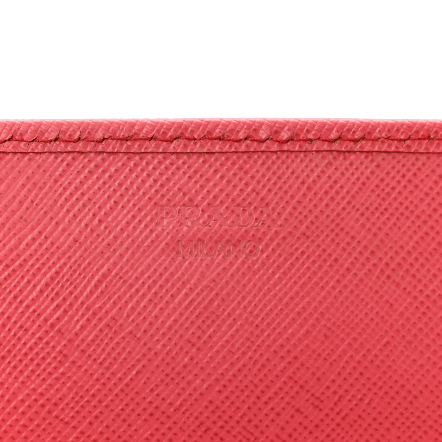 Saffiano Metal Oro Chain Wallet Peonia
