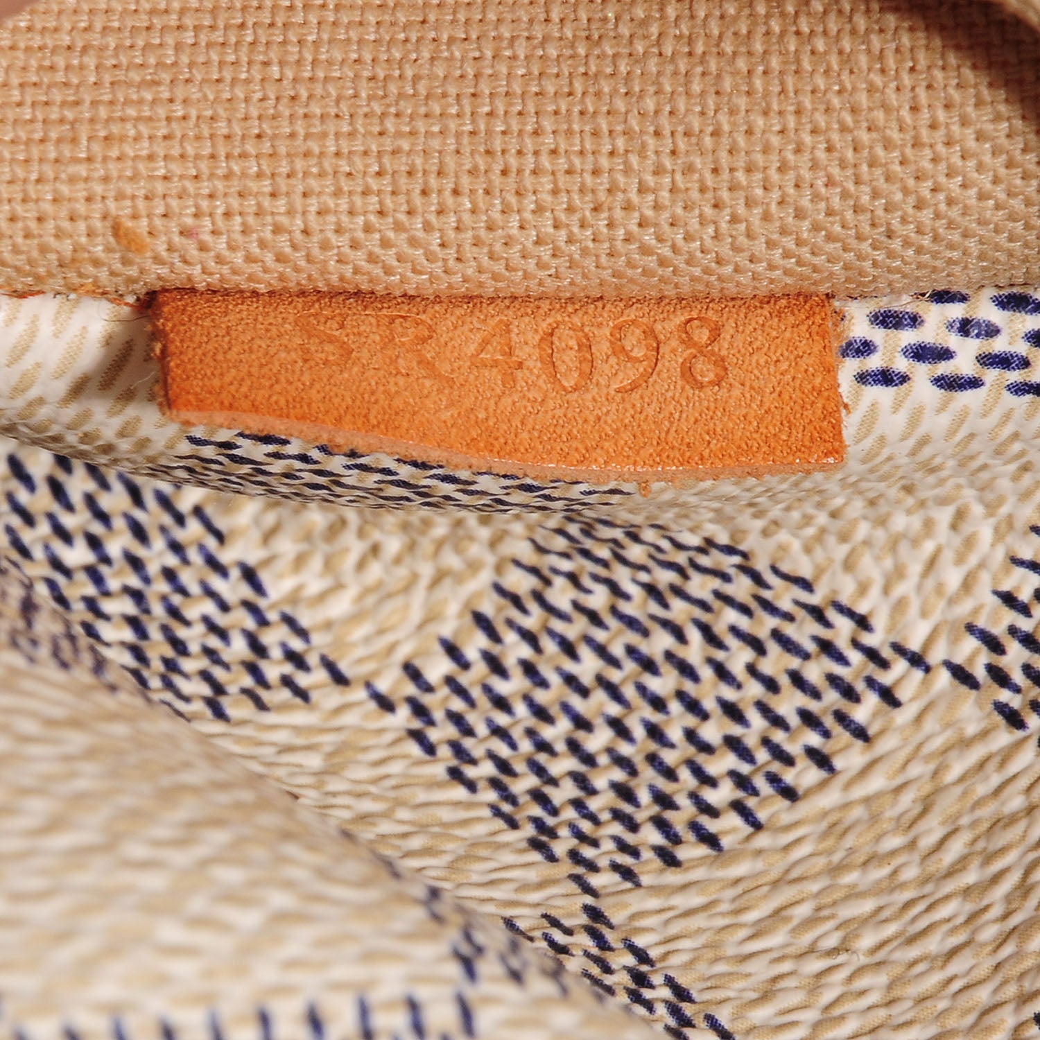 Louis Vuitton Damier Azur Totally MM 6 of 7