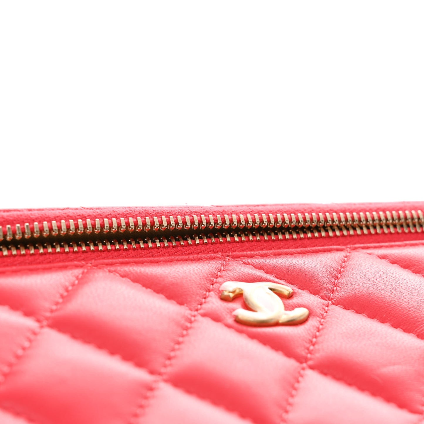 Lambskin Quilted Small Pearl Crush Vanity Case With Chain Red