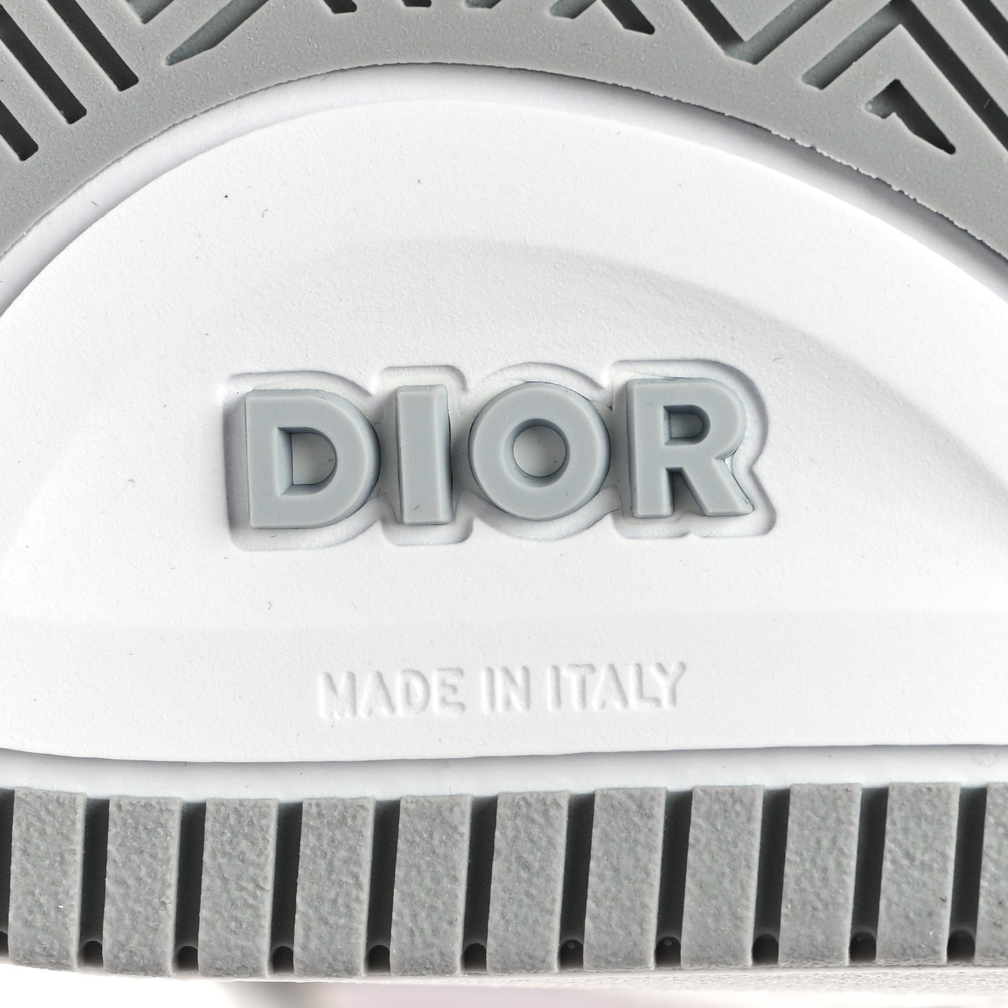 Smooth Calfskin Oblique Galaxy Perforated Mens B27 Mid Top Sneakers 41 White Grey