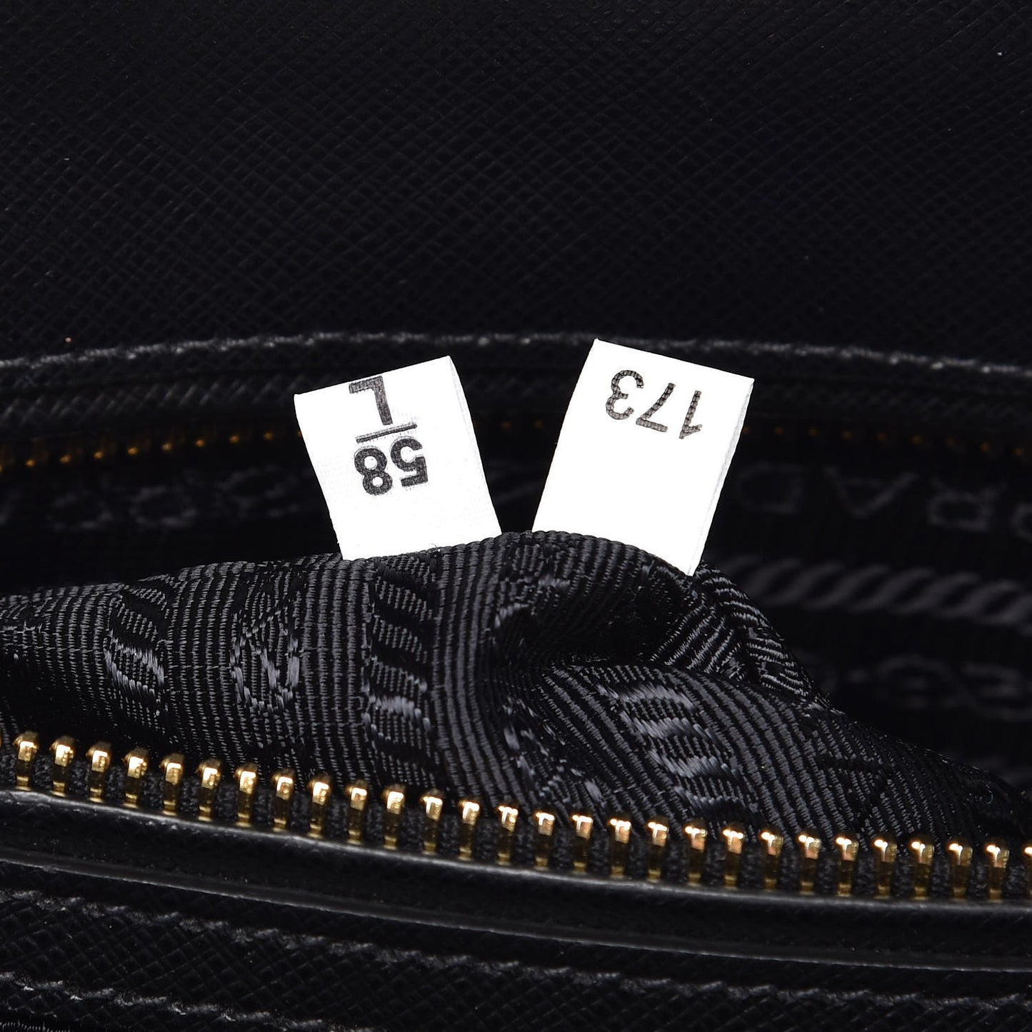 Saffiano Large Galleria Double Zip Tote Black