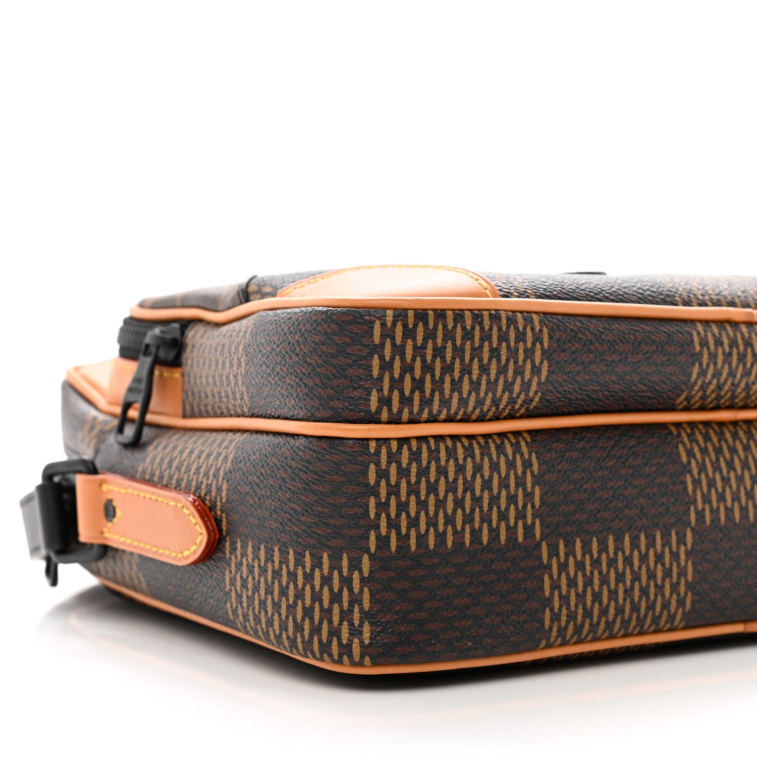 Louis Vuitton x NIGO Giant Damier Ebene Monogram Nil Messenger 8 of 10