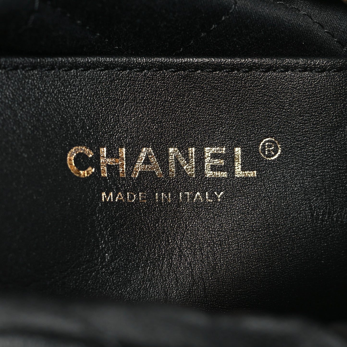 Shiny Crumpled Calfskin Quilted Pearl Mini Chanel 22 Black