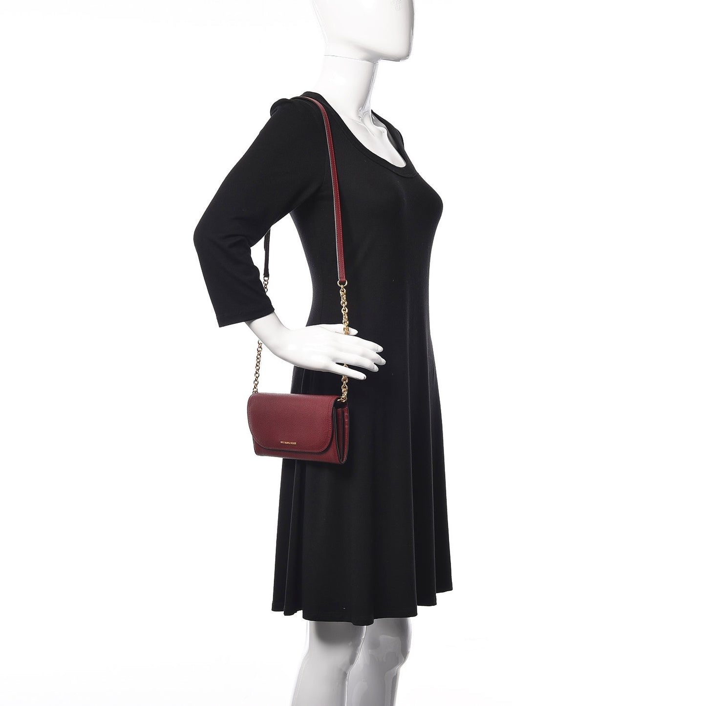 Grainy Calfskin Henley Wallet On Chain Burgundy