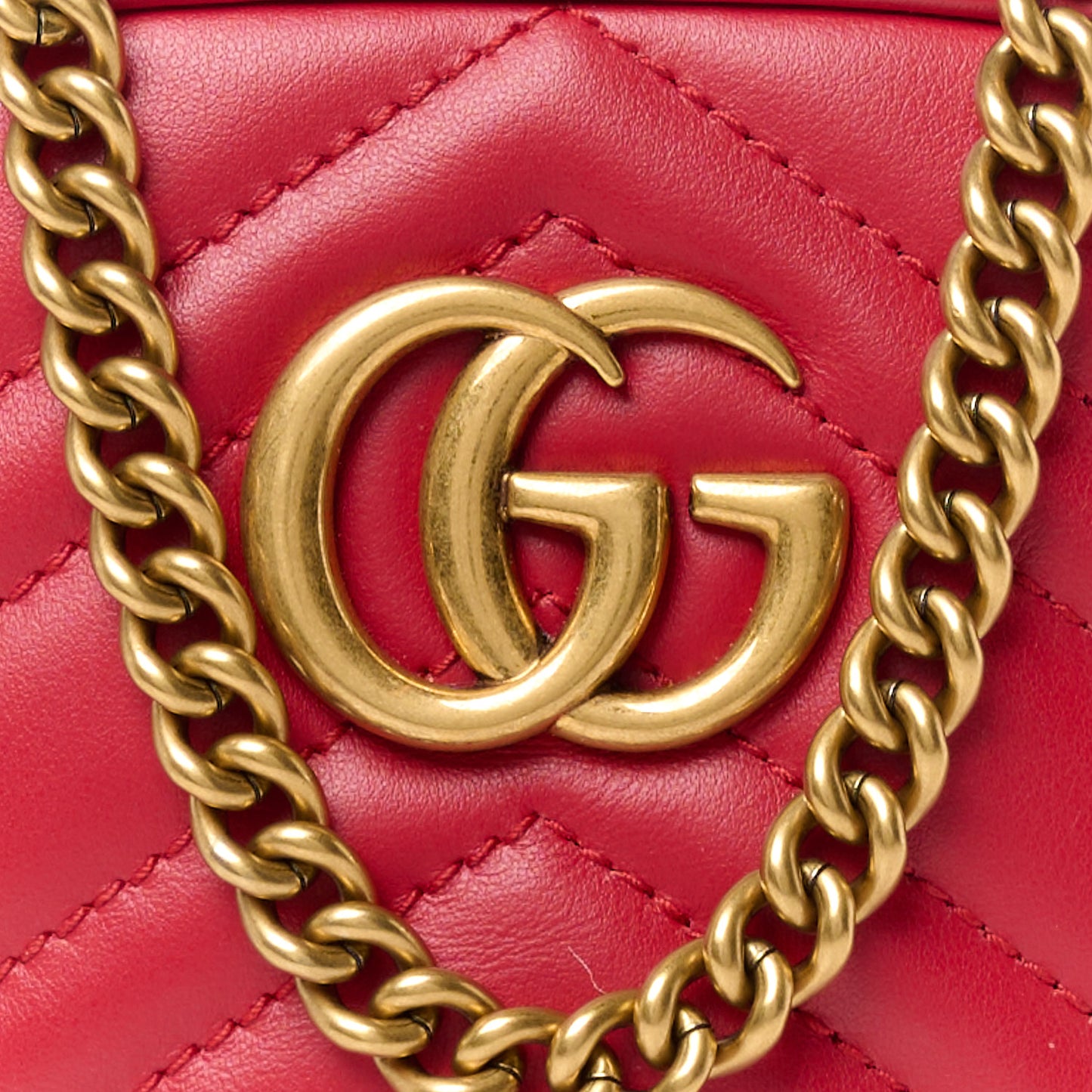 Calfskin Matelasse Mini GG Marmont Crossbody Bag Hibiscus Red