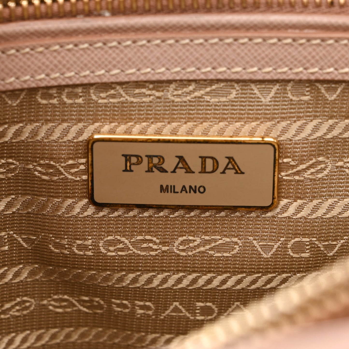Saffiano Medium Galleria Double Zip Tote Cammeo