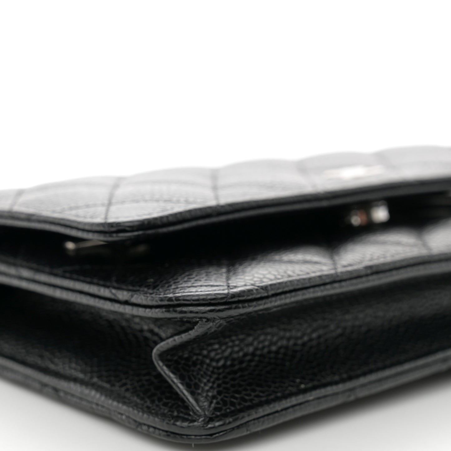 Caviar Quilted Wallet on Chain WOC Black