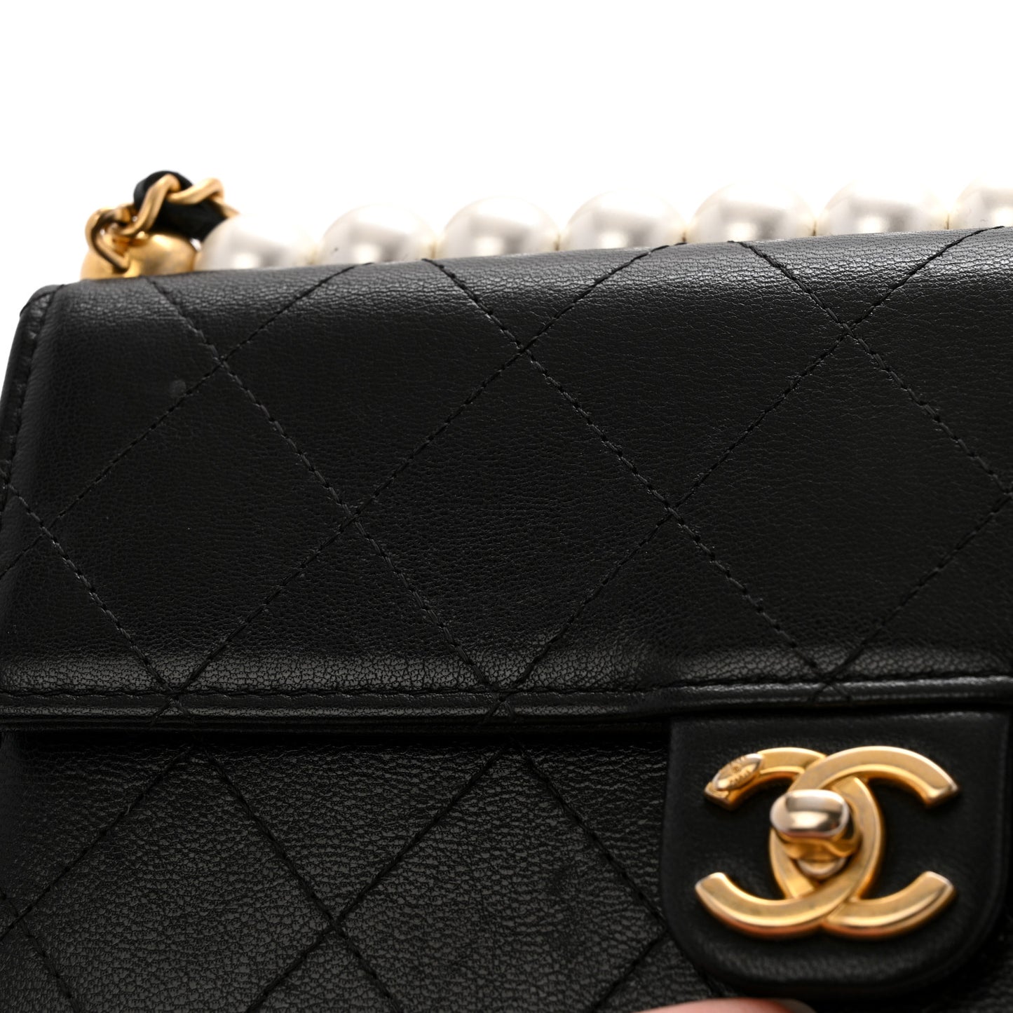Goatskin Quilted Chic Pearls Clutch With Chain Black
