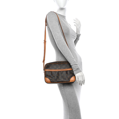 Louis Vuitton LOUIS VUITTON Monogram Trocadero 27 2 of 13