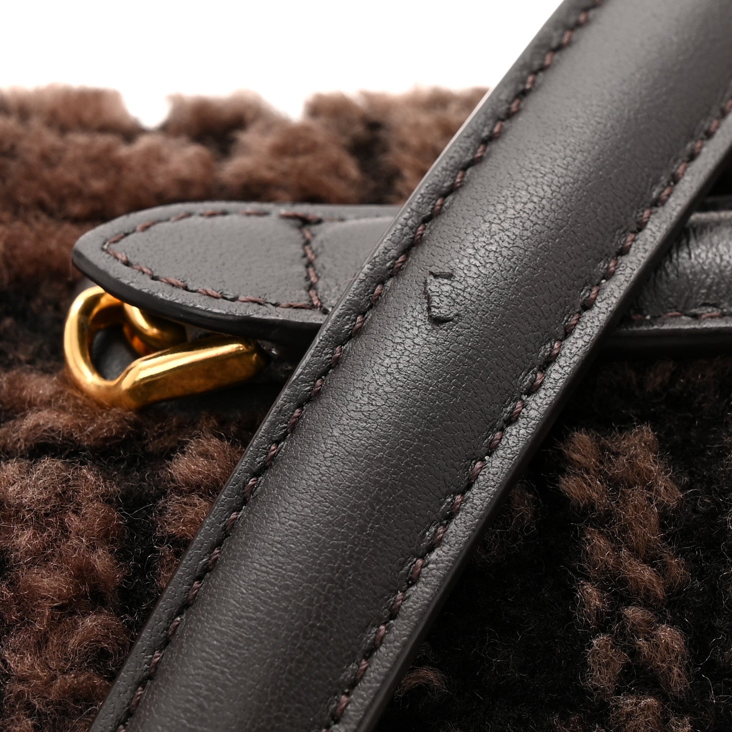 Fendi Shearling FF Midi Chain Baguette Ebano 1776305 – FASHIONPHILE