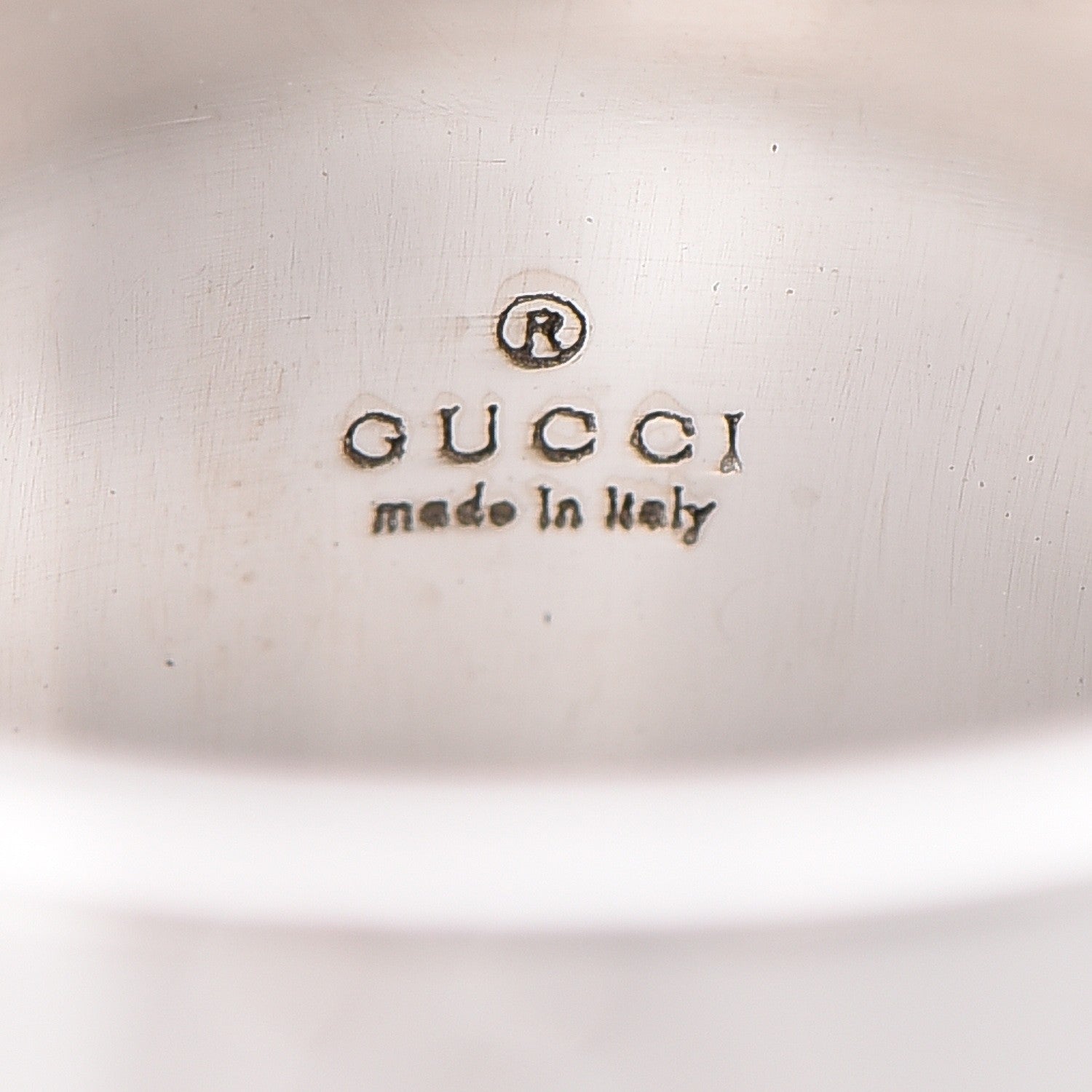Gucci 18K White Gold 9mm Icon Band Ring 50.6 5.5 5 of 5