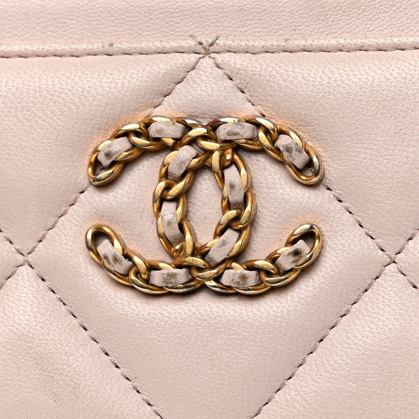 Lambskin Quilted Chanel 19 Card Holder Light Pink