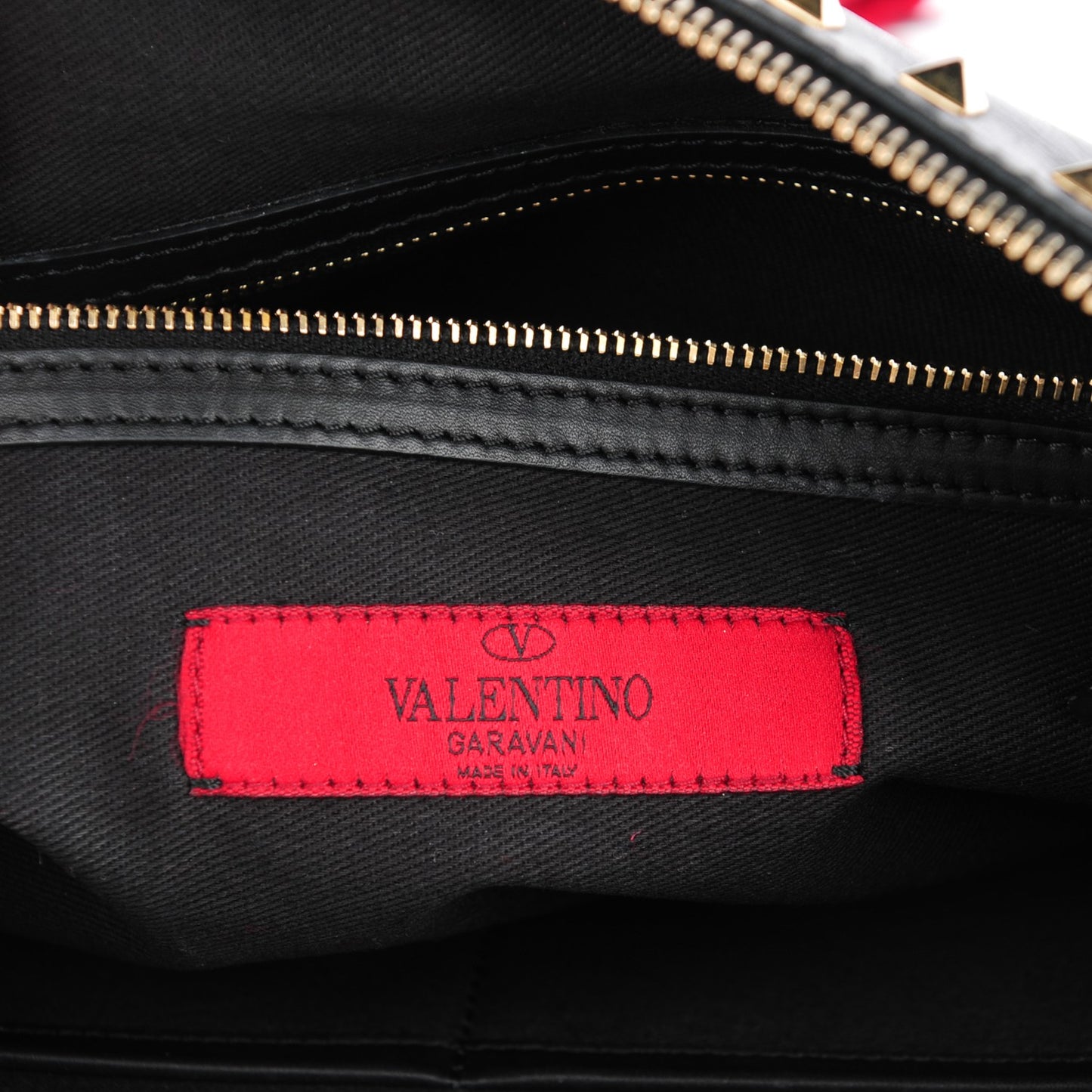 Vitello Large Rockstud Zip Wristlet Pouch Black