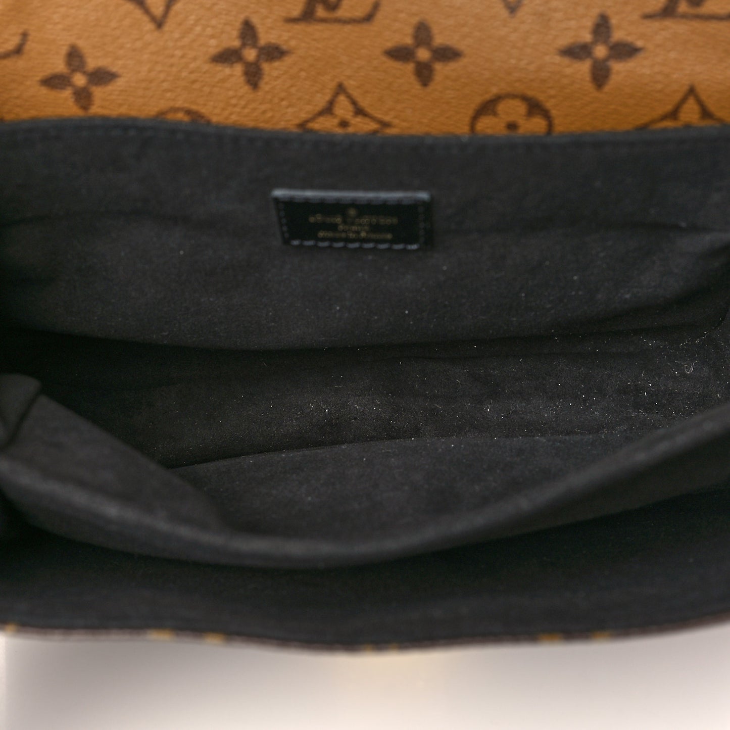 Reverse Monogram Pochette Metis