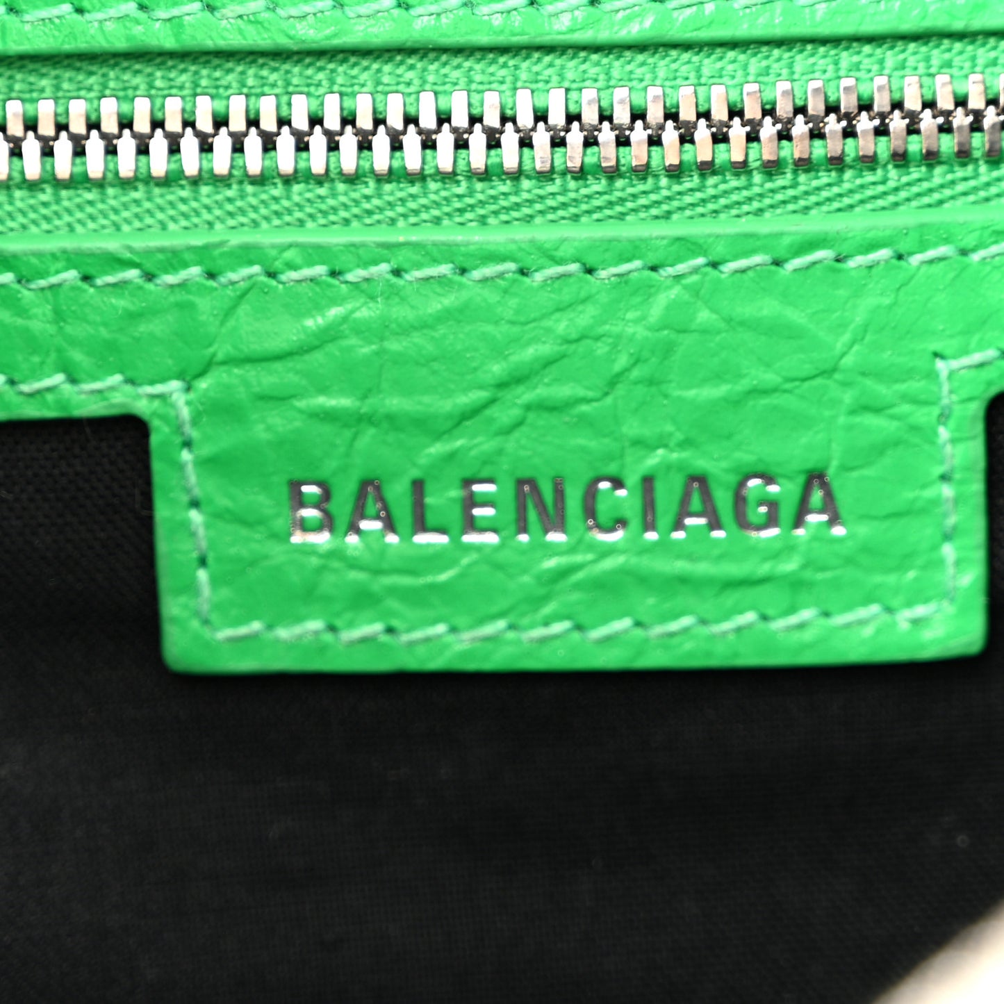 Agneau Arena Small Le Cagole Shoulder Bag Vivid Green