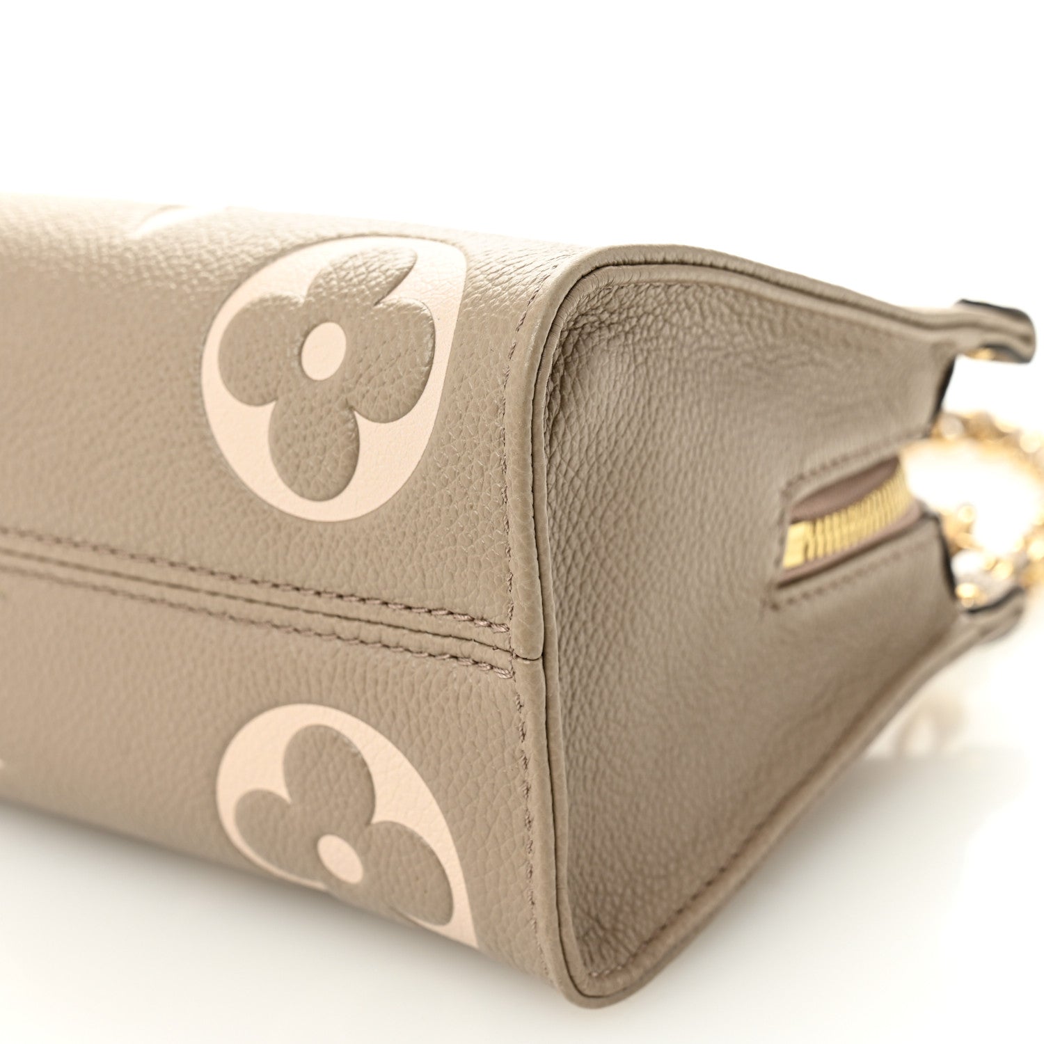 Louis Vuitton Empreinte OnTheGo East West Dove Cream 9 of 9