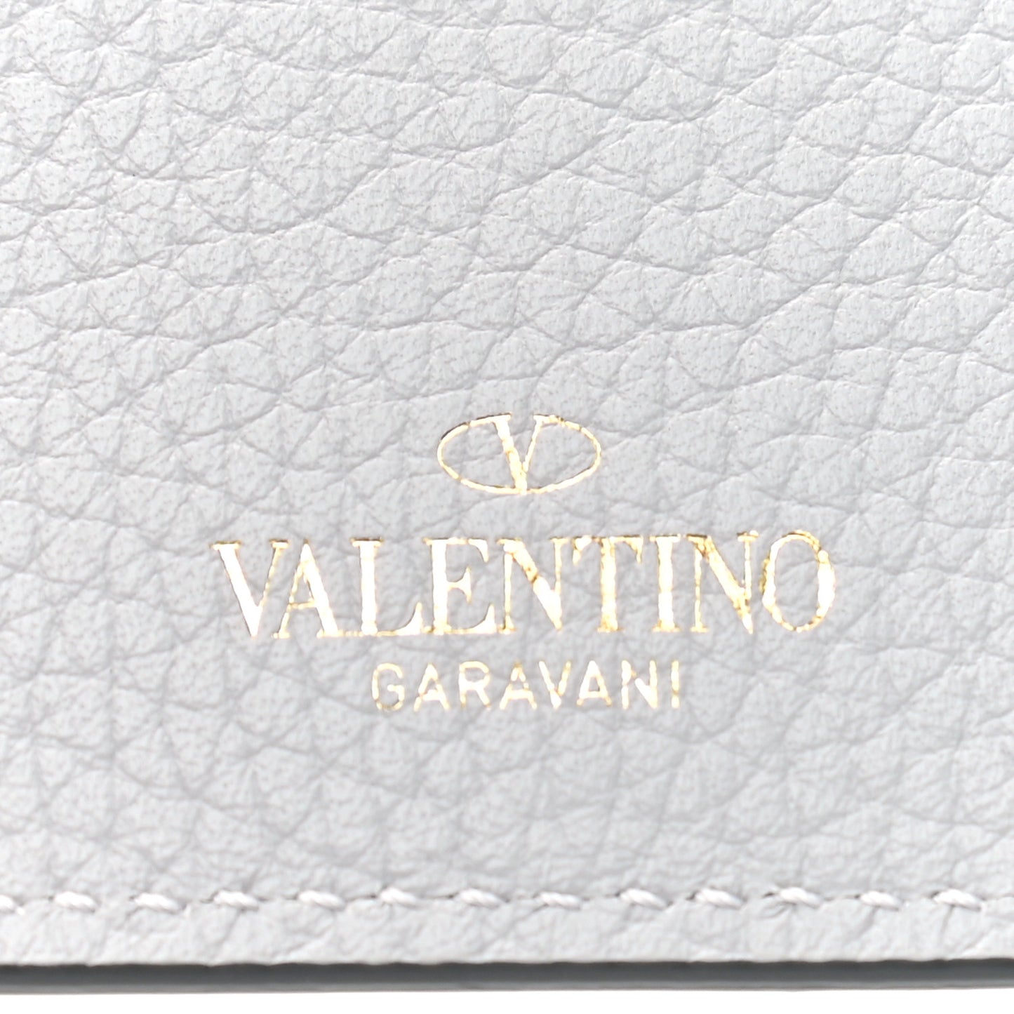 Pebbled Calfskin Rockstud Card Holder Grey