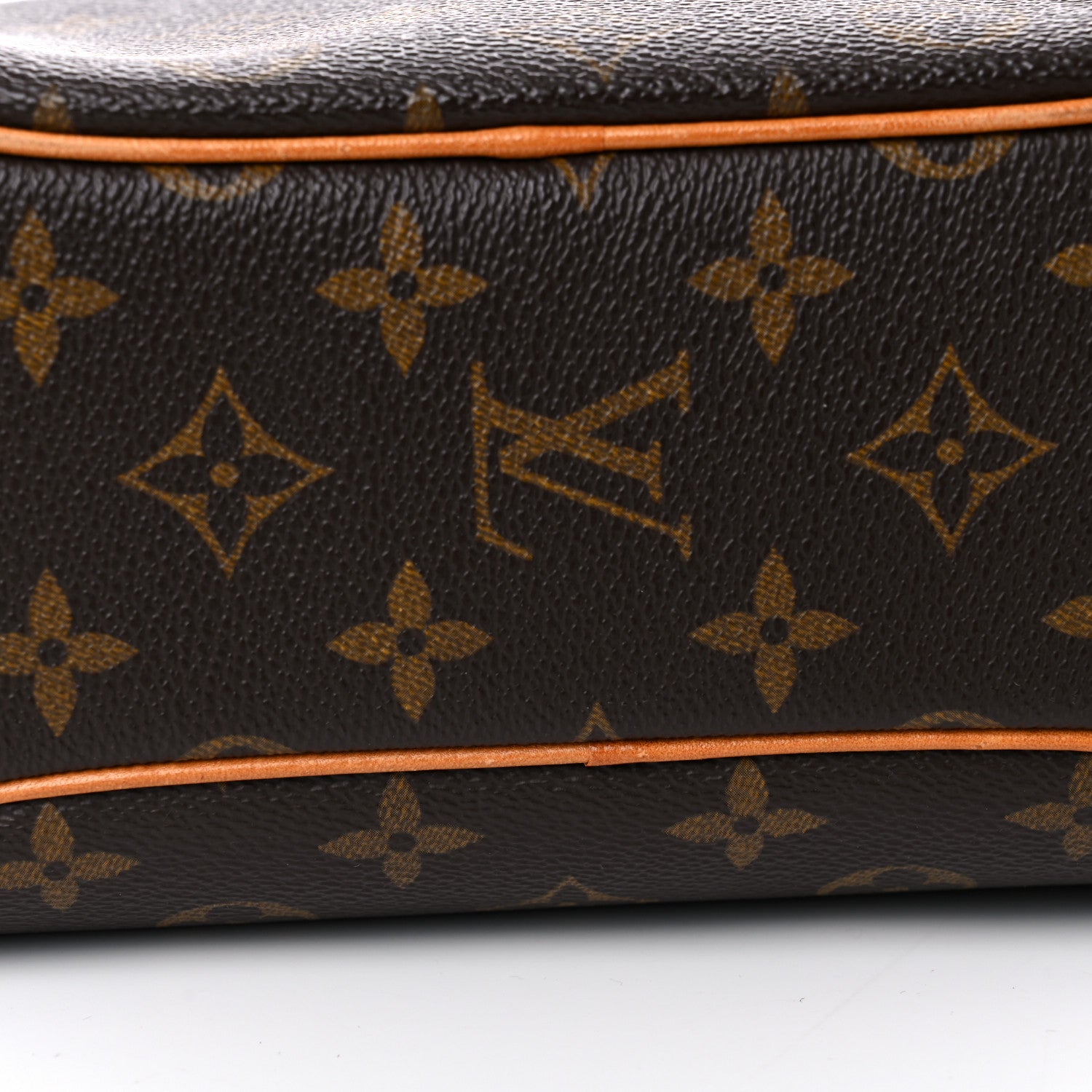 Louis Vuitton Monogram Blois 13 of 24