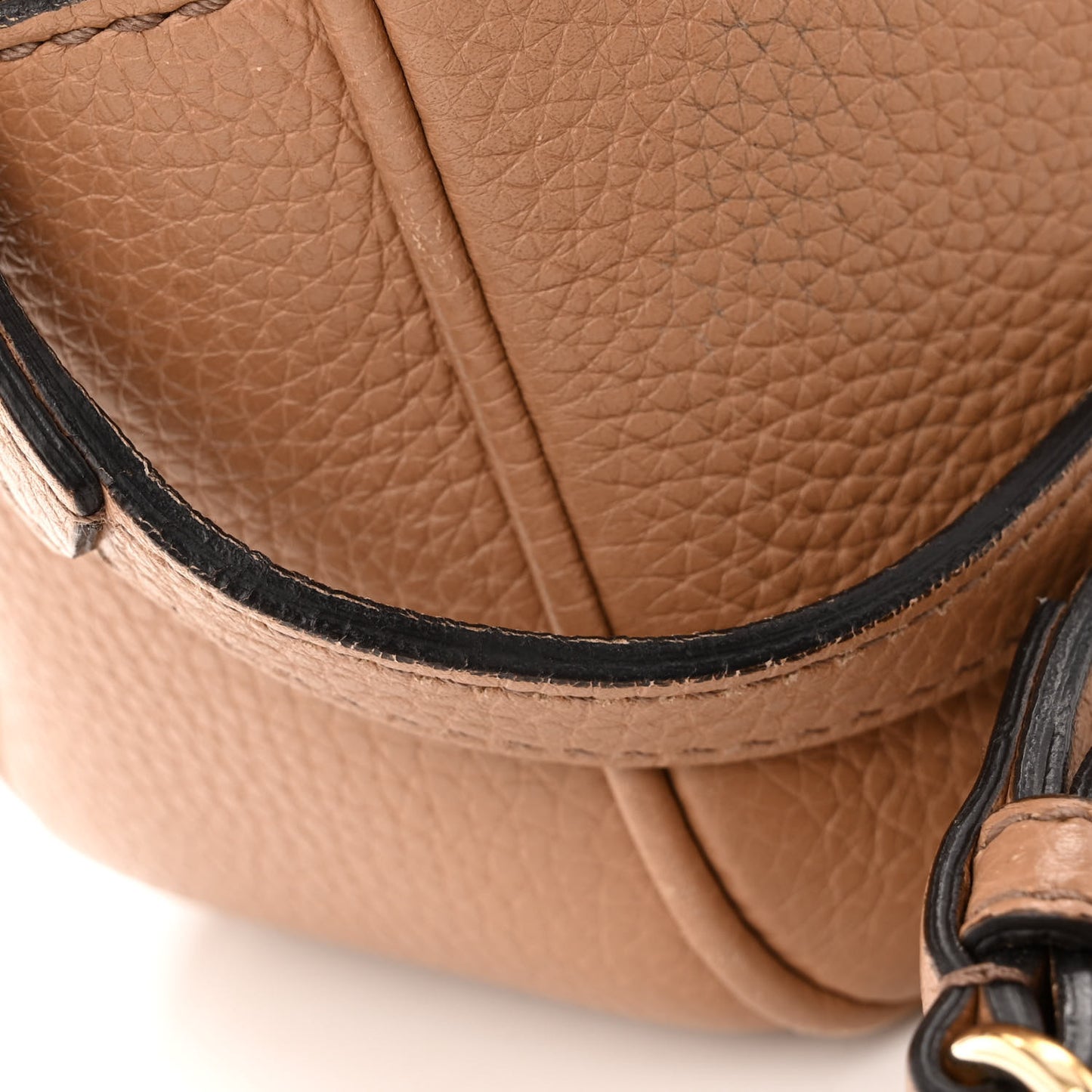 Pebbled Calfskin Small Soho Disco Bag Camelia