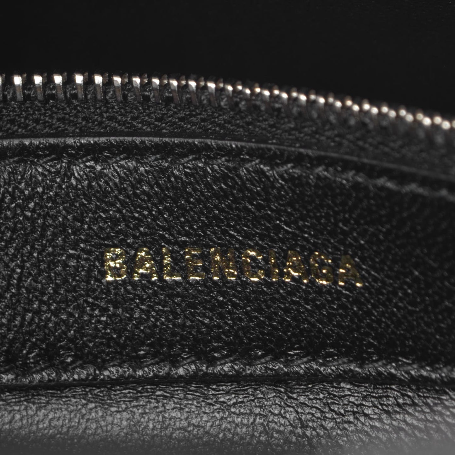Signature Grained Calfskin Logo S Ville Top Handle Bag Black Rose Shocking