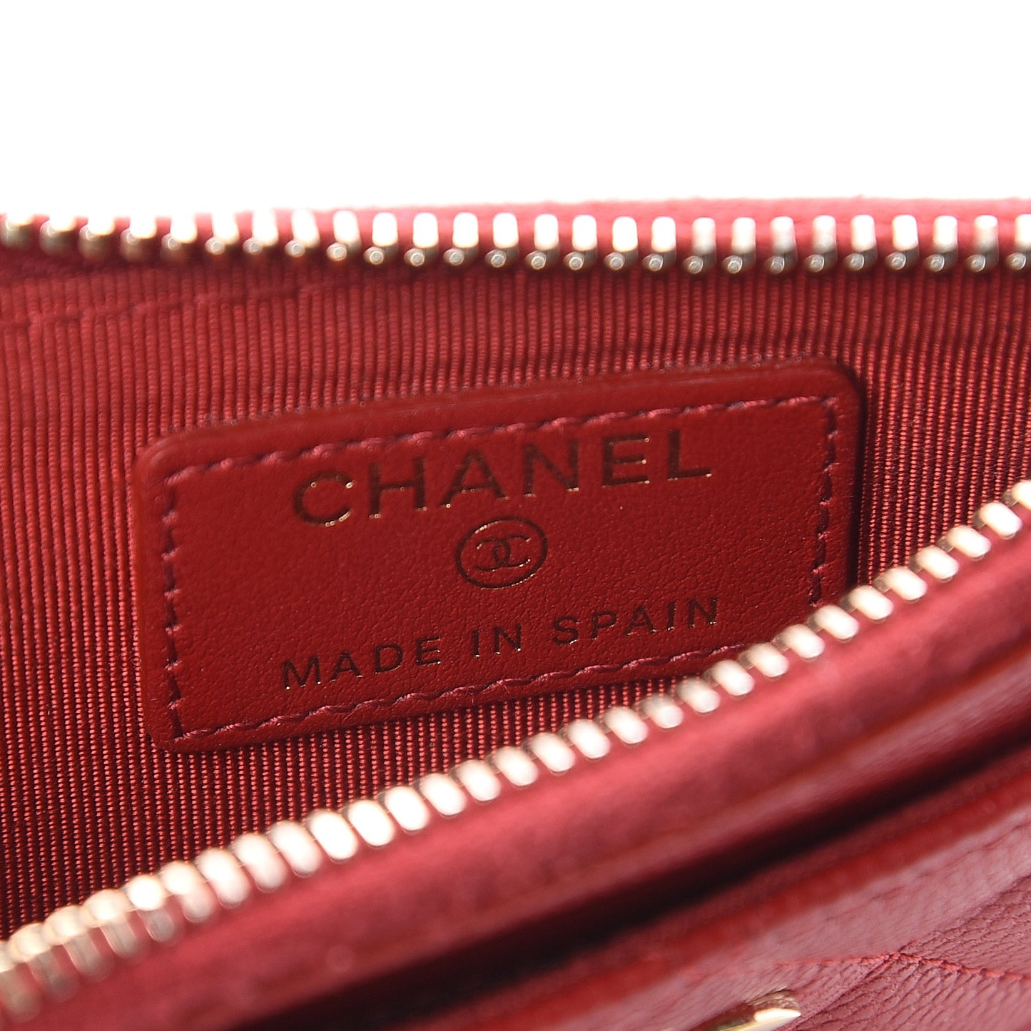 Caviar Quilted CC Zip Card Holder Red