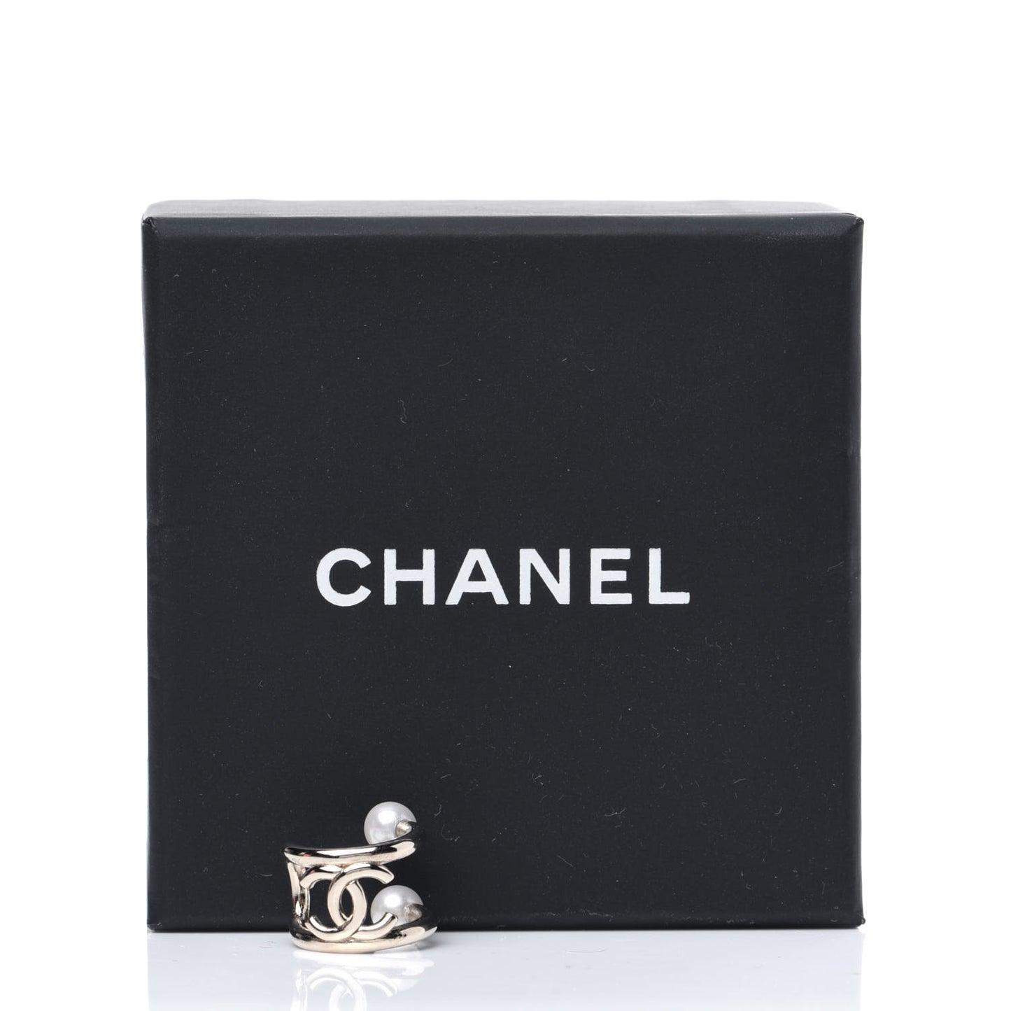 Pearl CC Single Ear Cuff Gold