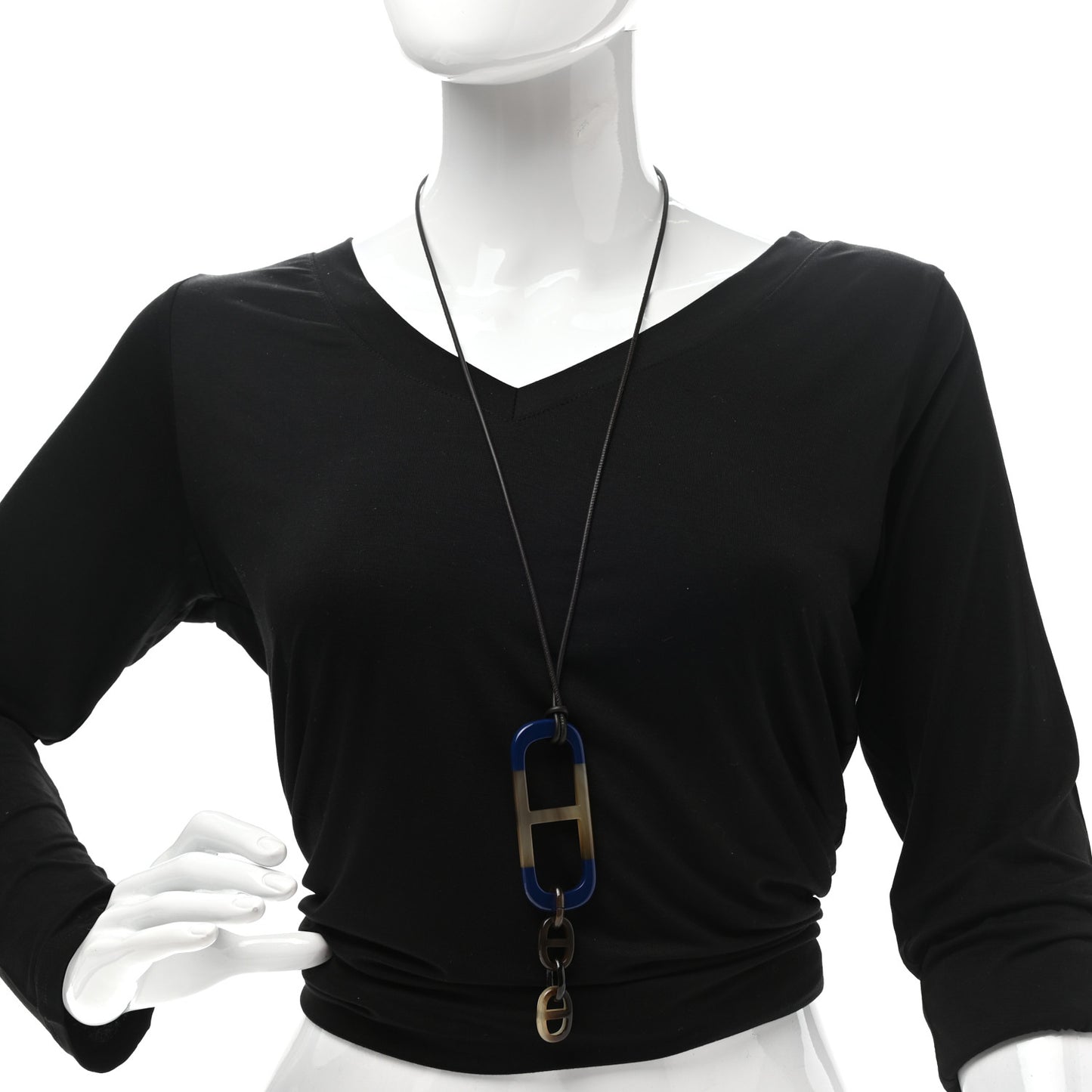 Lacquered Buffalo Horn Amarres Pendant Necklace