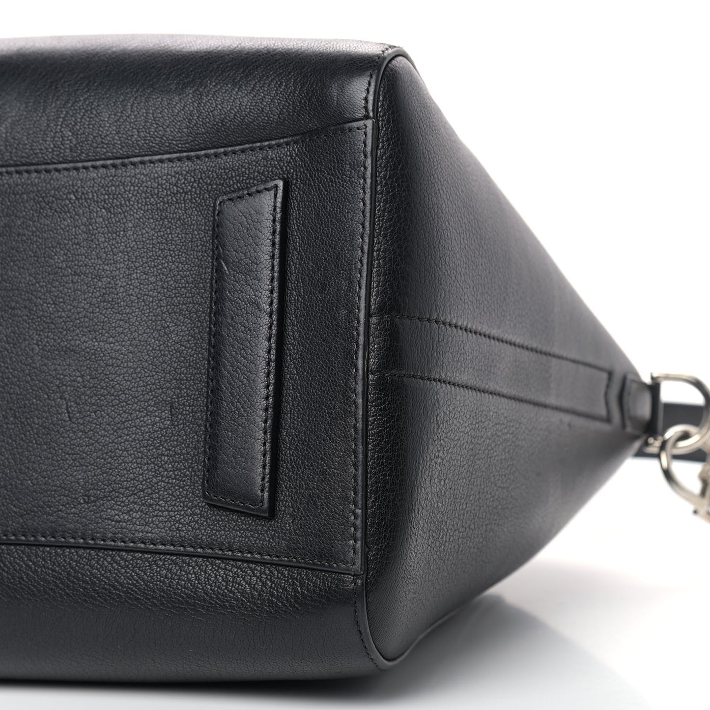 Sugar Goatskin Medium Antigona Black