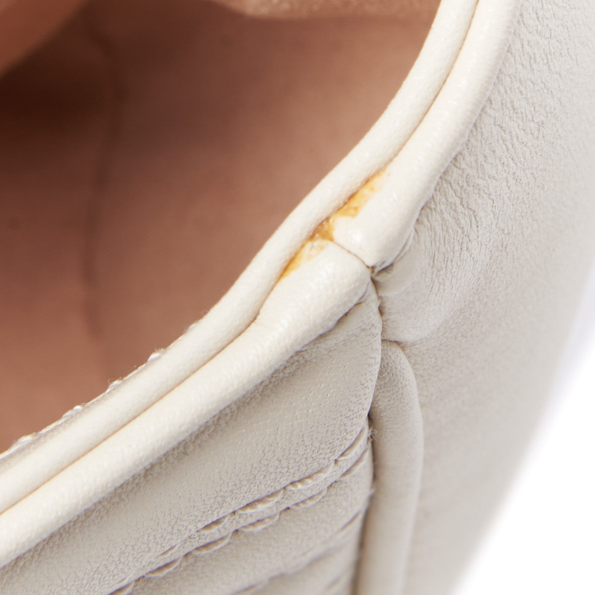 Calfskin Matelasse Small GG Marmont Shoulder Bag White