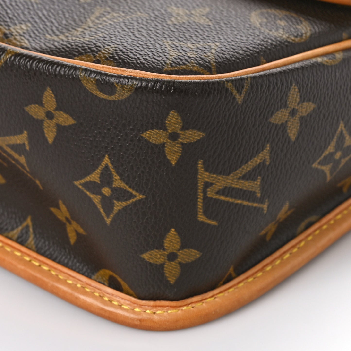 Monogram Sologne