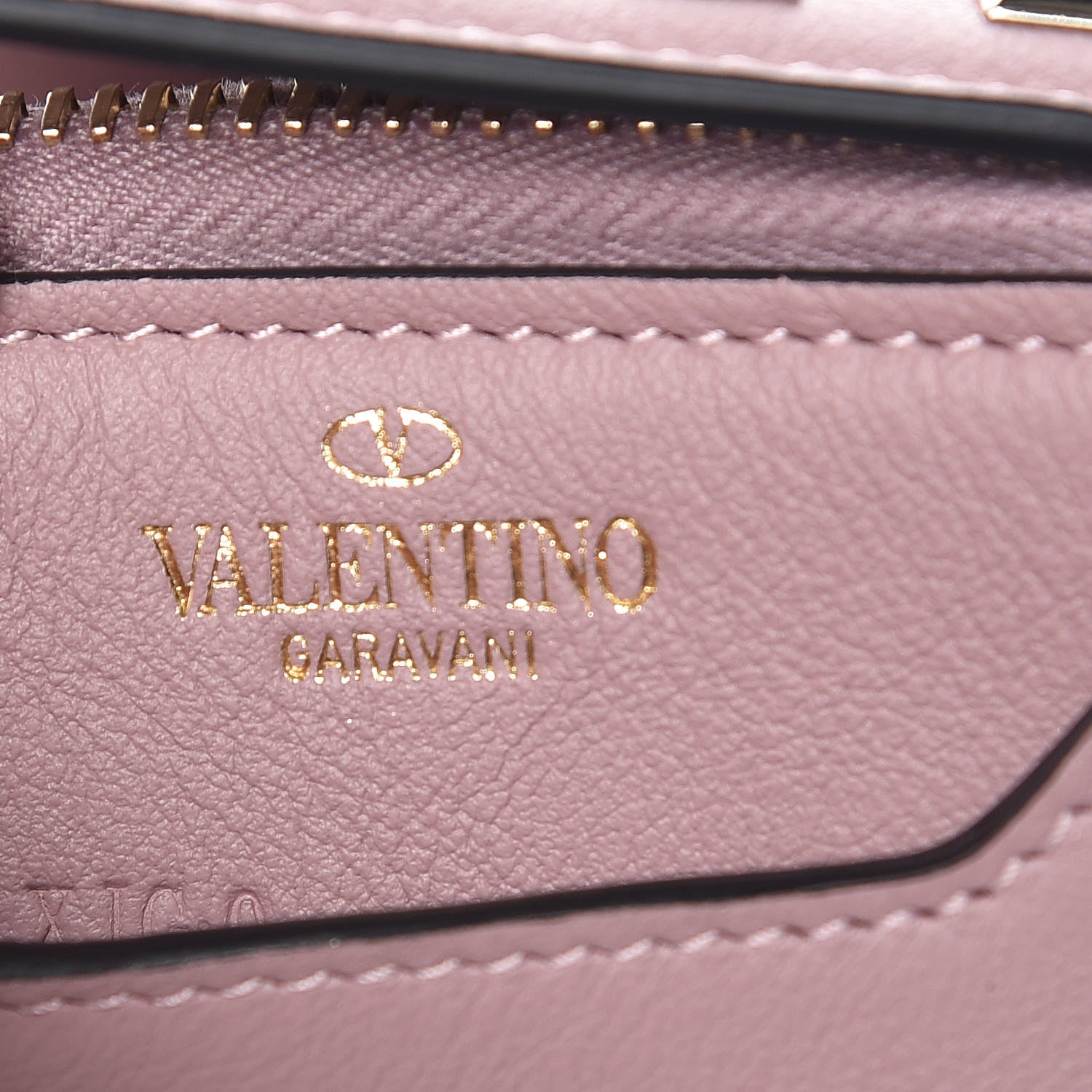 Valentino Garavani Calfskin Rockstud Carry Secrets Compact Wallet With Chain Lipstick 7 of 8