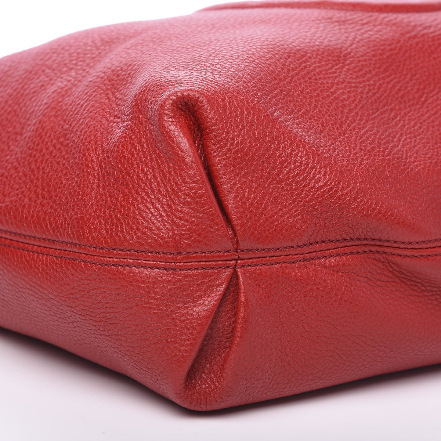 Pebbled Calfskin Large Soho Hobo Red