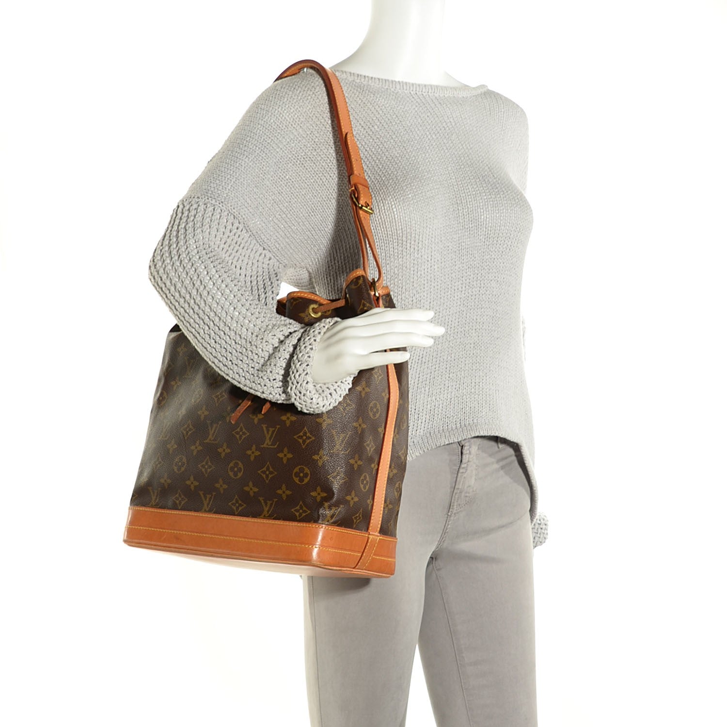Louis Vuitton Monogram Noe 2 of 9