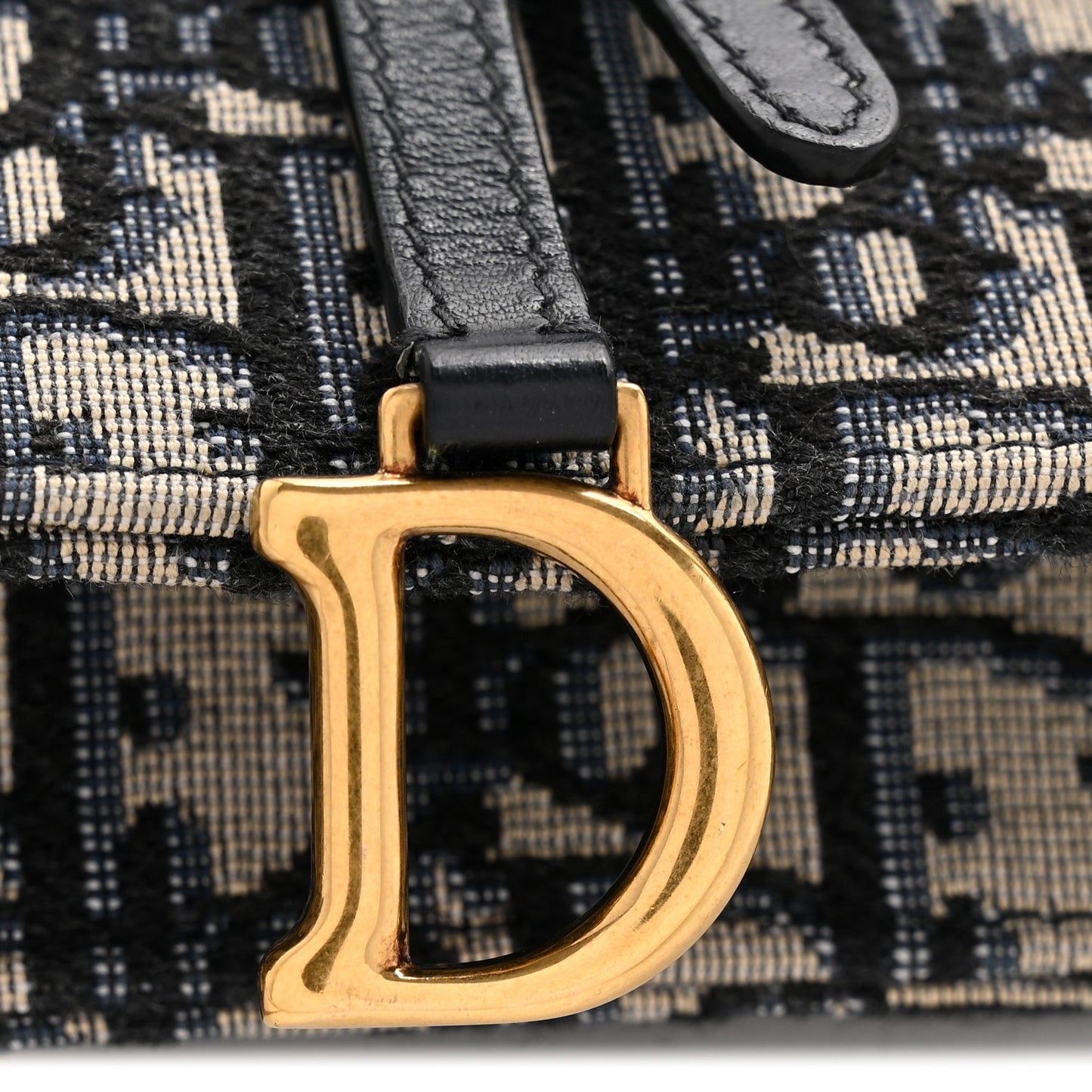Oblique Saddle Chain Pouch Blue