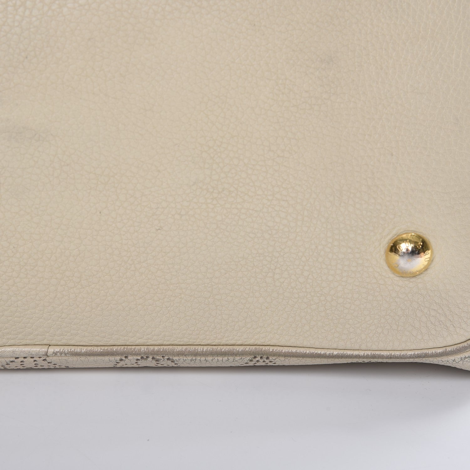 Louis Vuitton Mahina XL Ivory 13 of 17