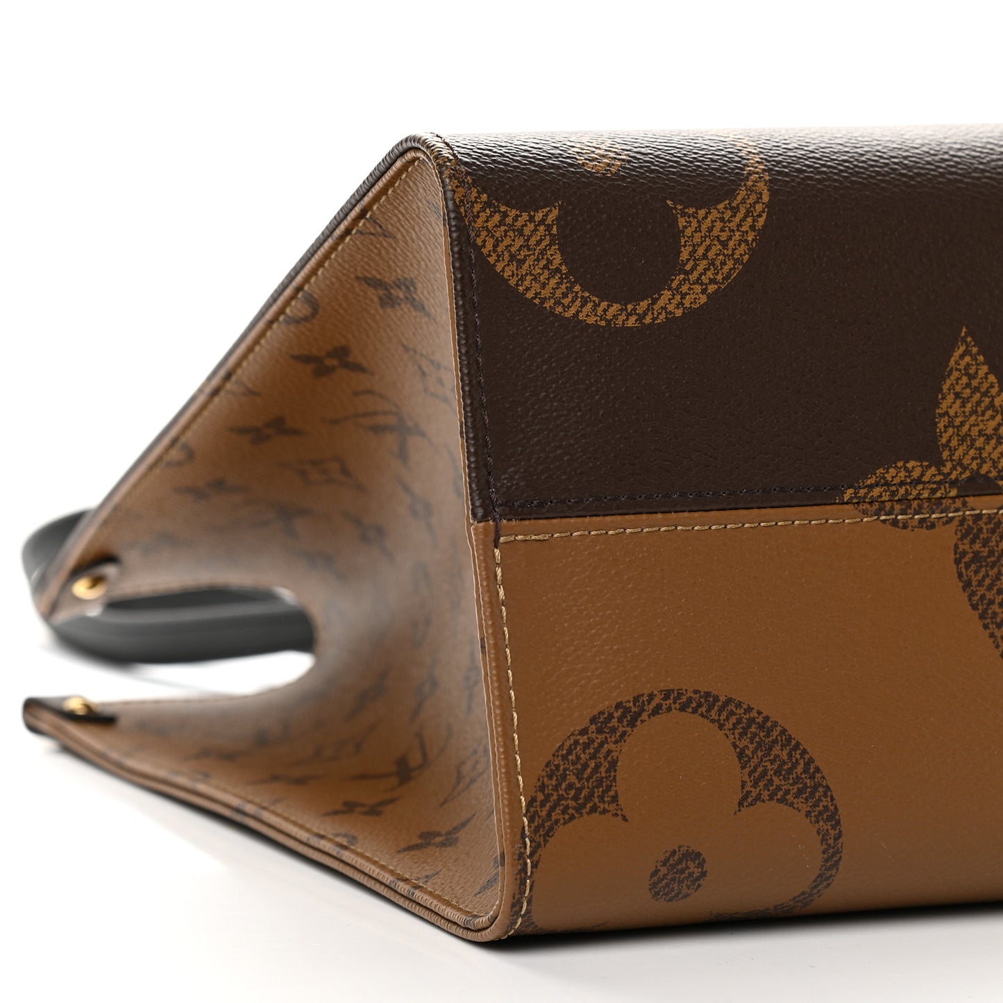 Reverse Monogram Giant Onthego MM