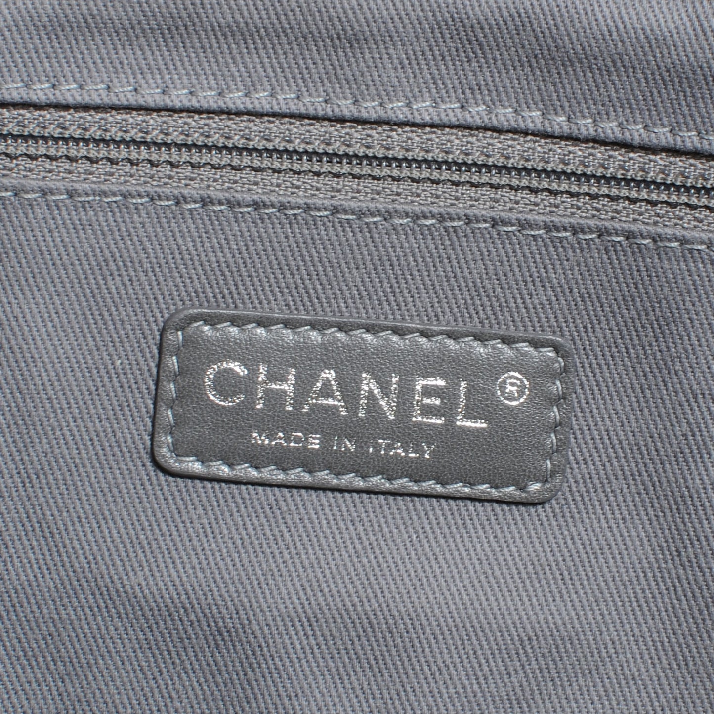 Iridescent Calfskin Large Glint Flap Beige Clair