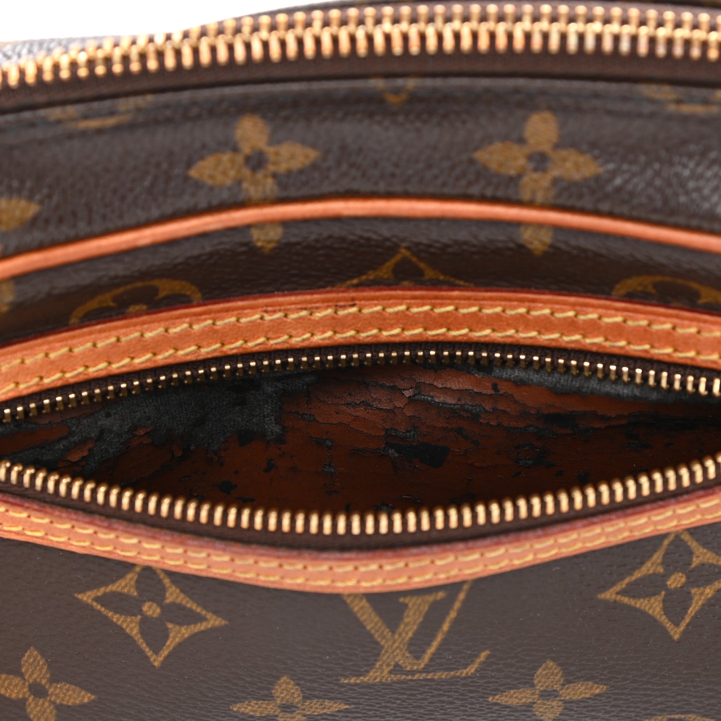 Monogram Pochette Cite