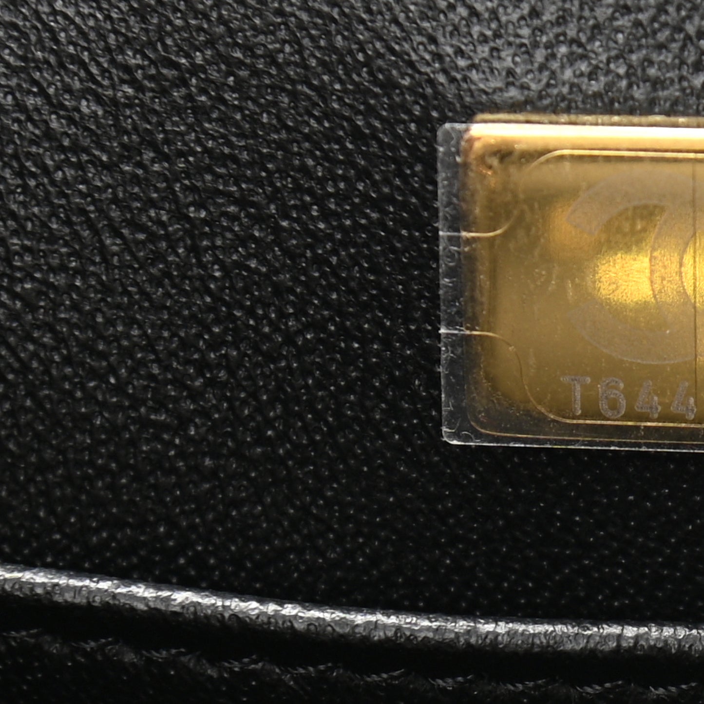 Caviar Quilted Small Top Handle Vanity Case With Chain Black