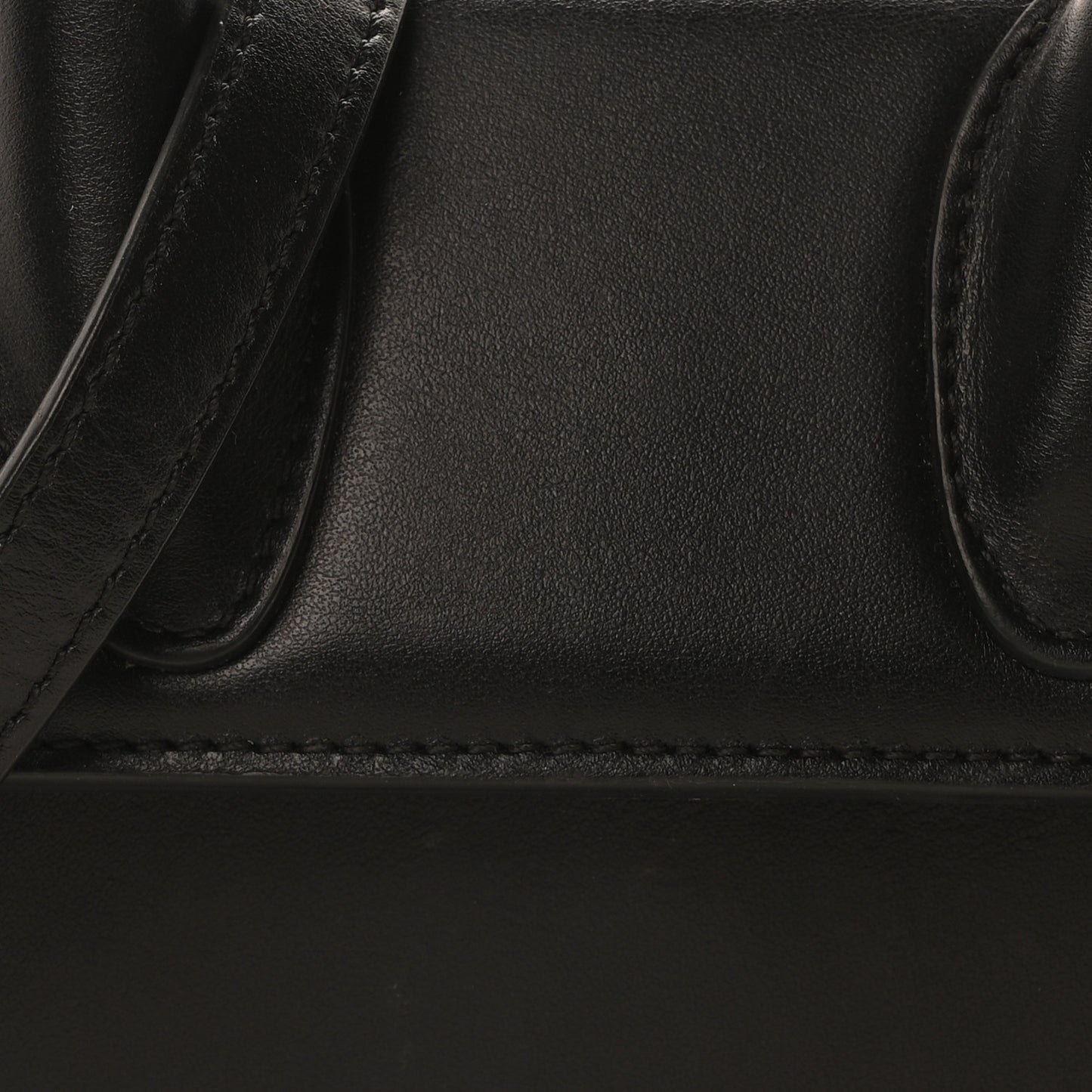Smooth Calfskin Le Chiquito Noeud Black