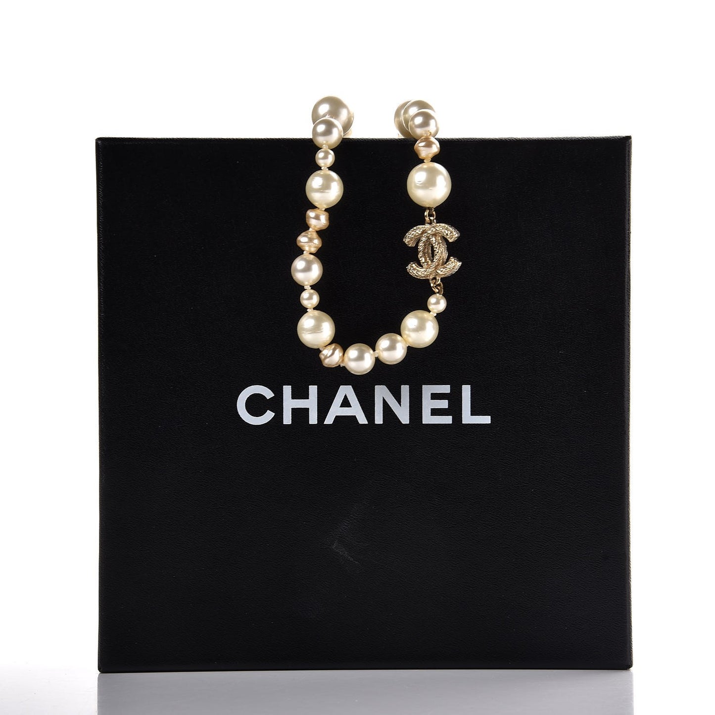 Pearl CC Short Necklace Gold
