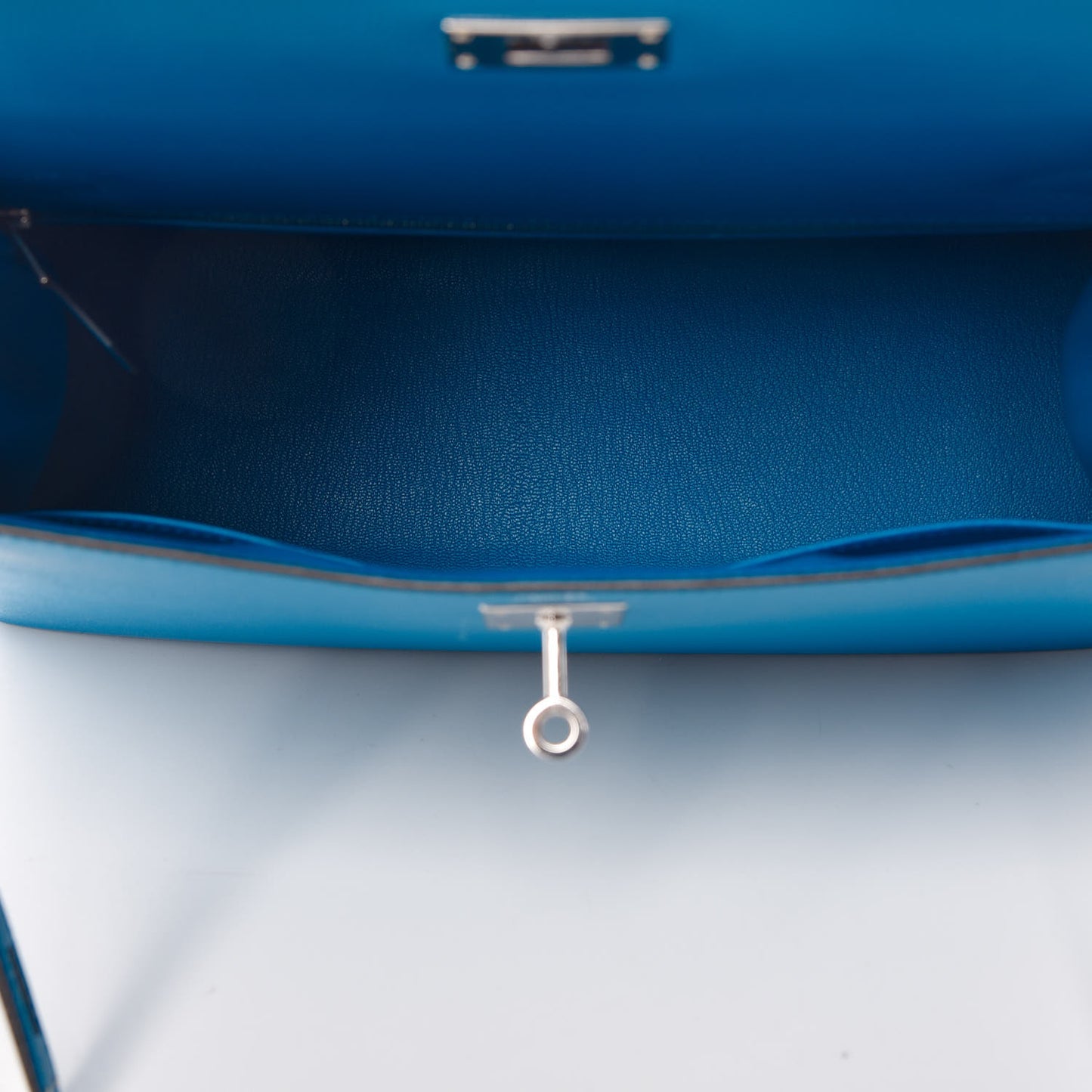 Epsom Kelly Sellier 32 Bleu Zanzibar