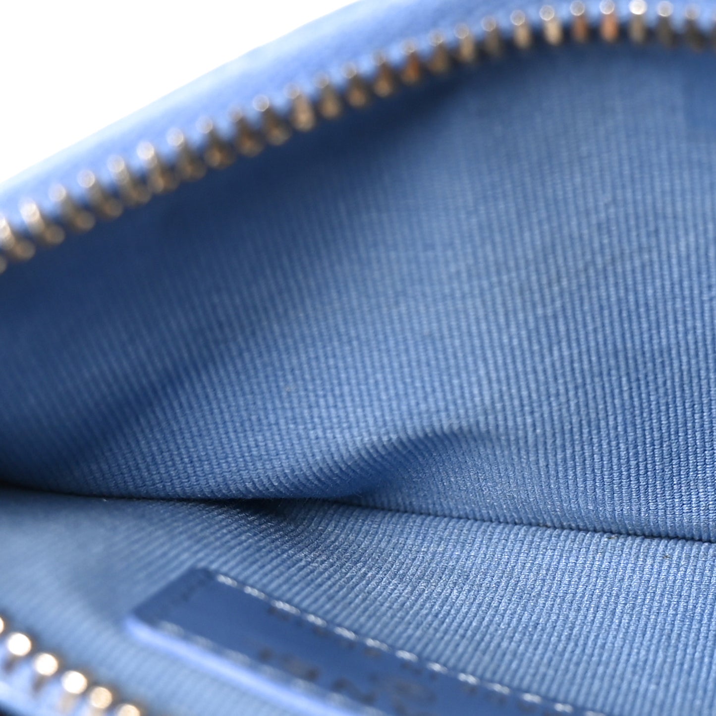 Caviar Quilted CC Zip Card Holder Blue